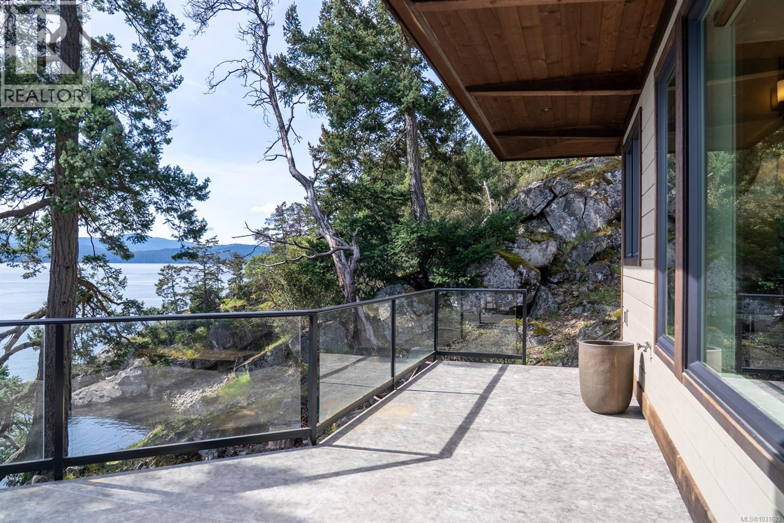  1369 Mackinnon Road, Pender Island