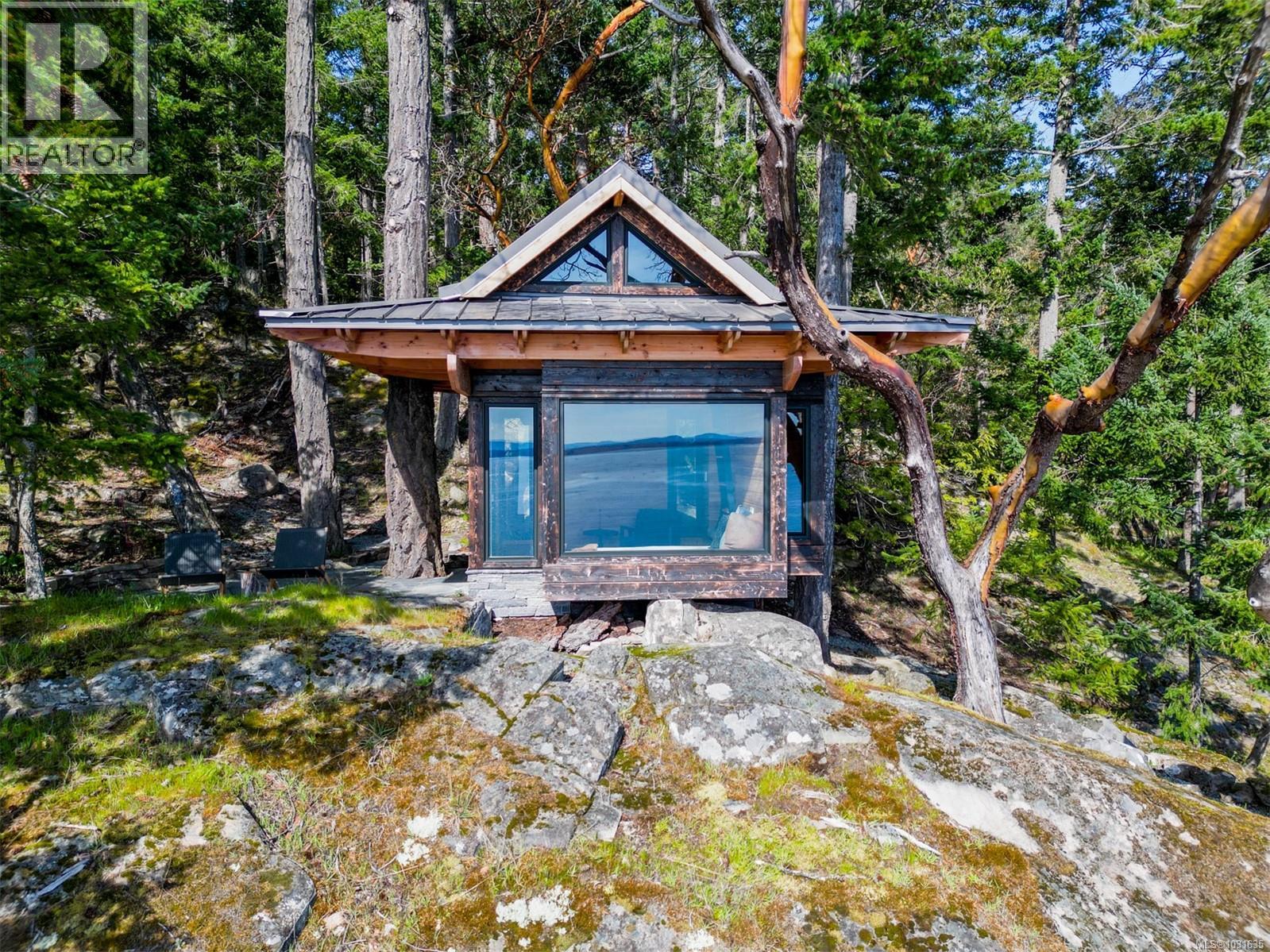  1369 Mackinnon Road, Pender Island