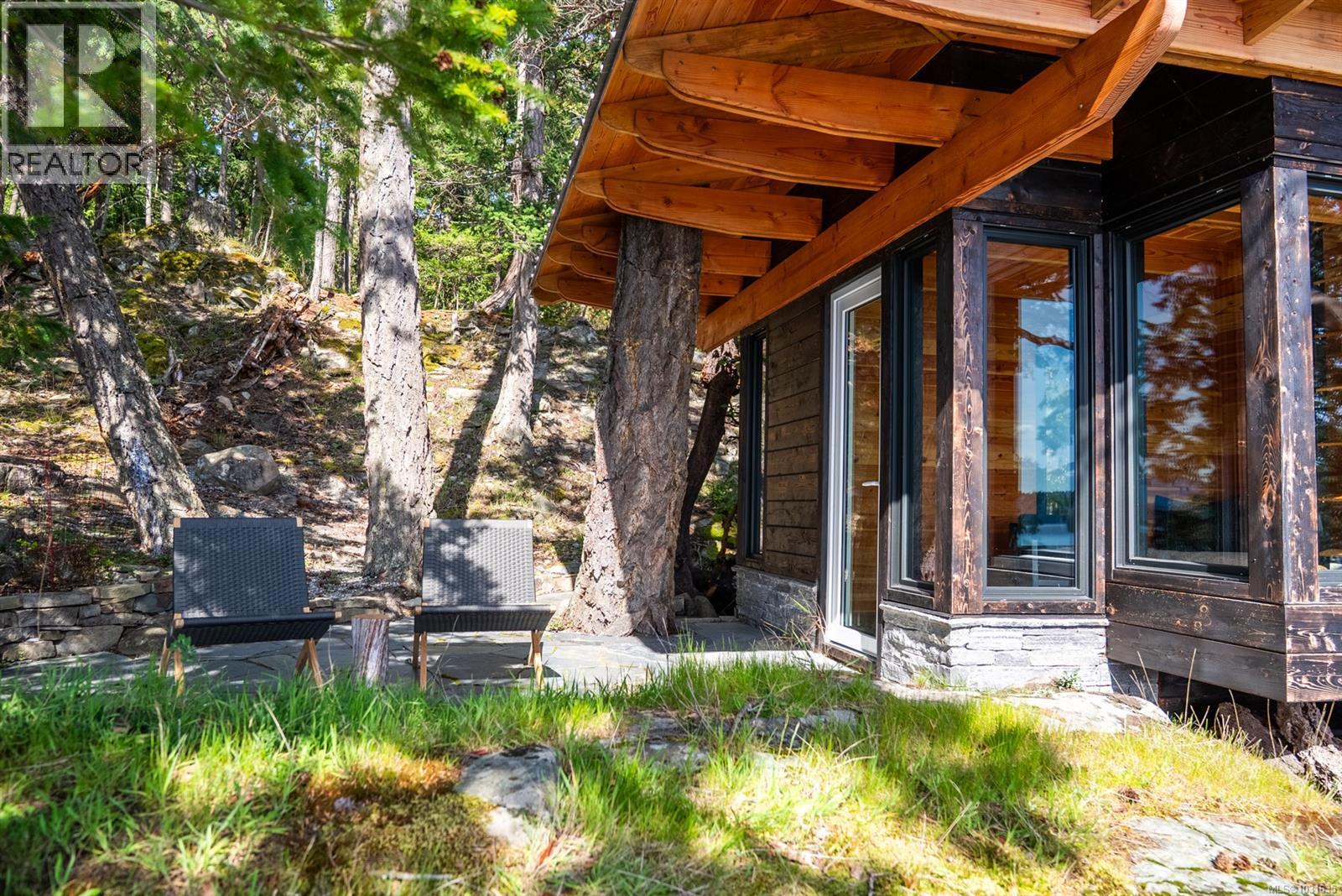  1369 Mackinnon Road, Pender Island