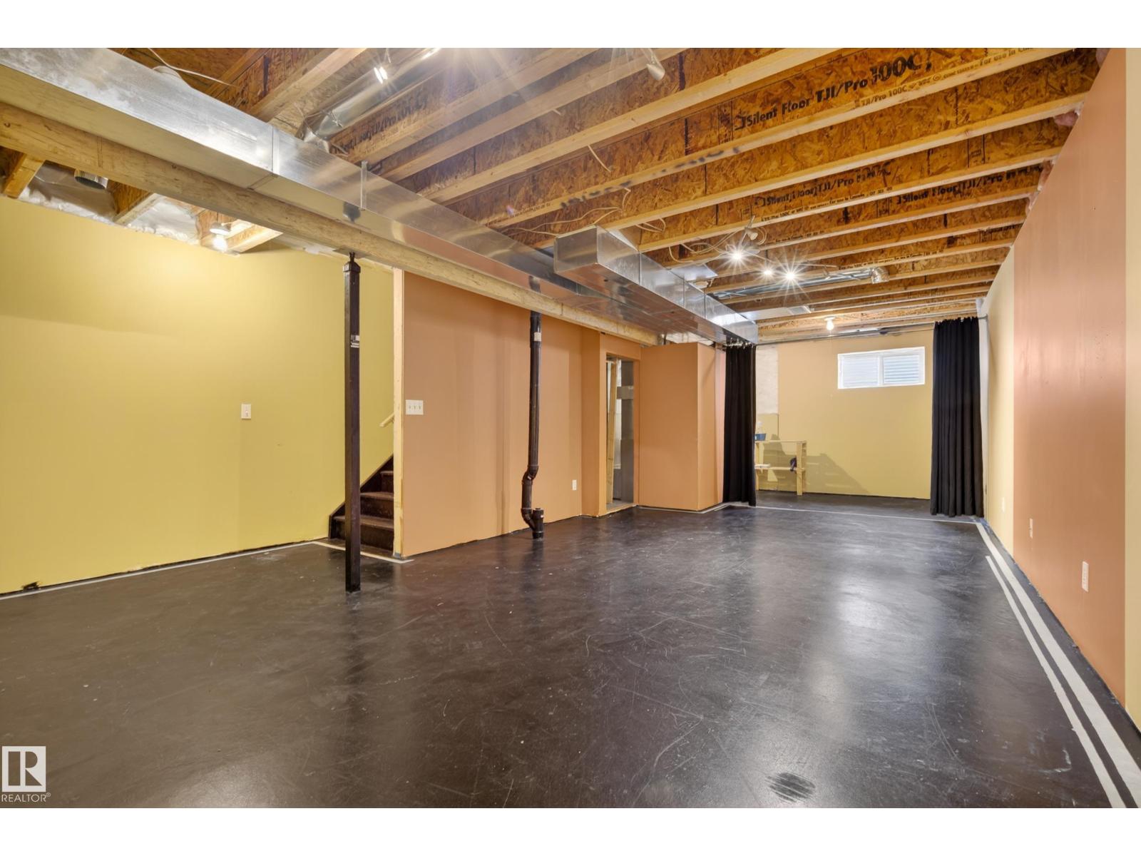 #9 10909 106 ST NW, Edmonton