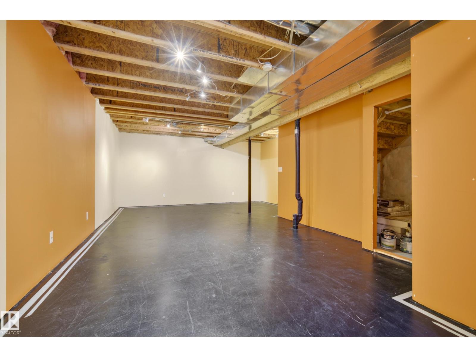 #9 10909 106 ST NW, Edmonton