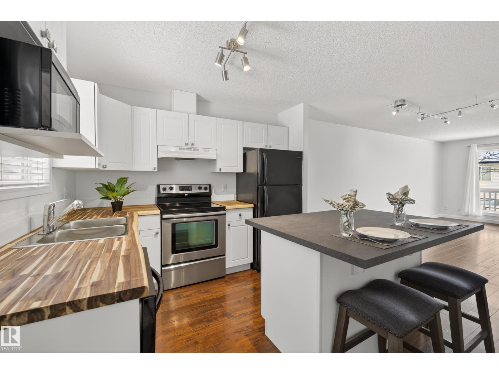 #9 10909 106 ST NW, Edmonton