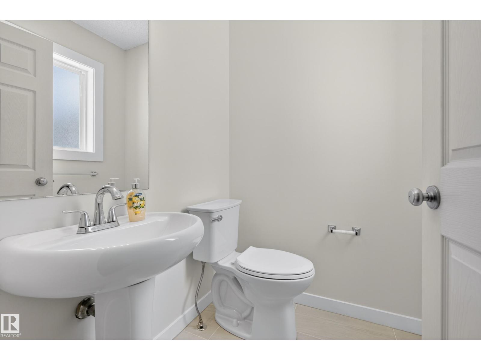 #9 10909 106 ST NW, Edmonton