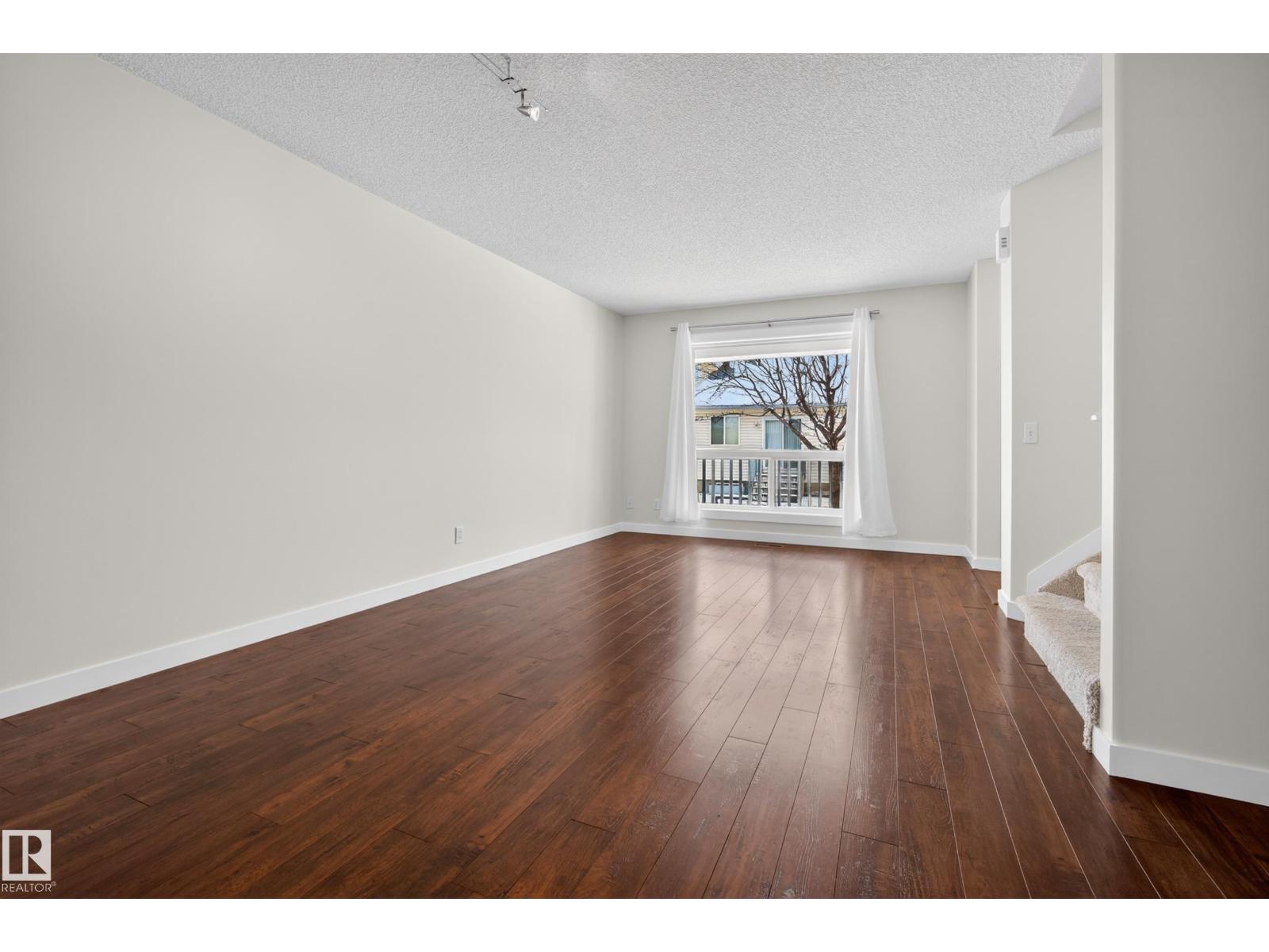 #9 10909 106 ST NW, Edmonton