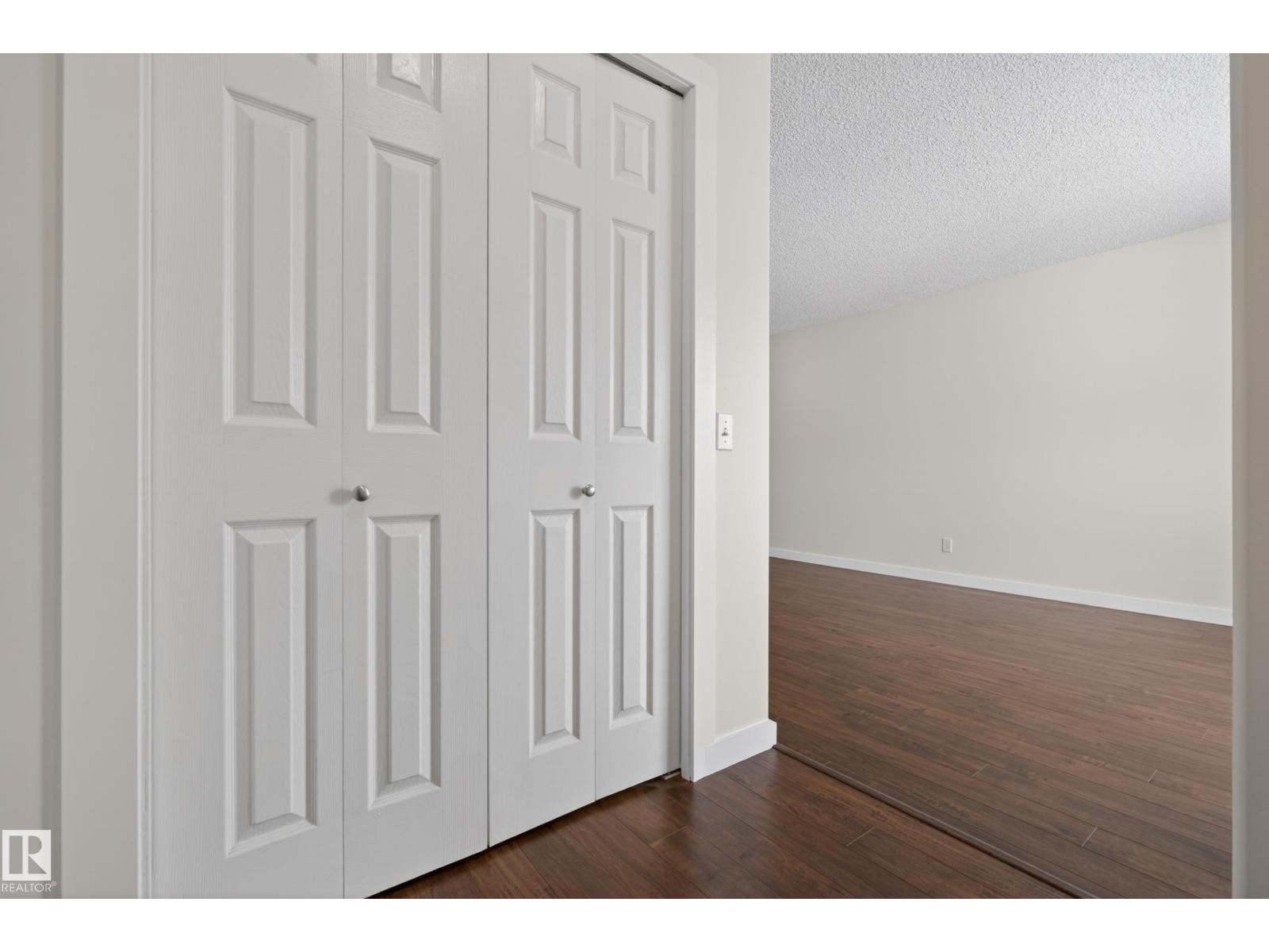 #9 10909 106 ST NW, Edmonton