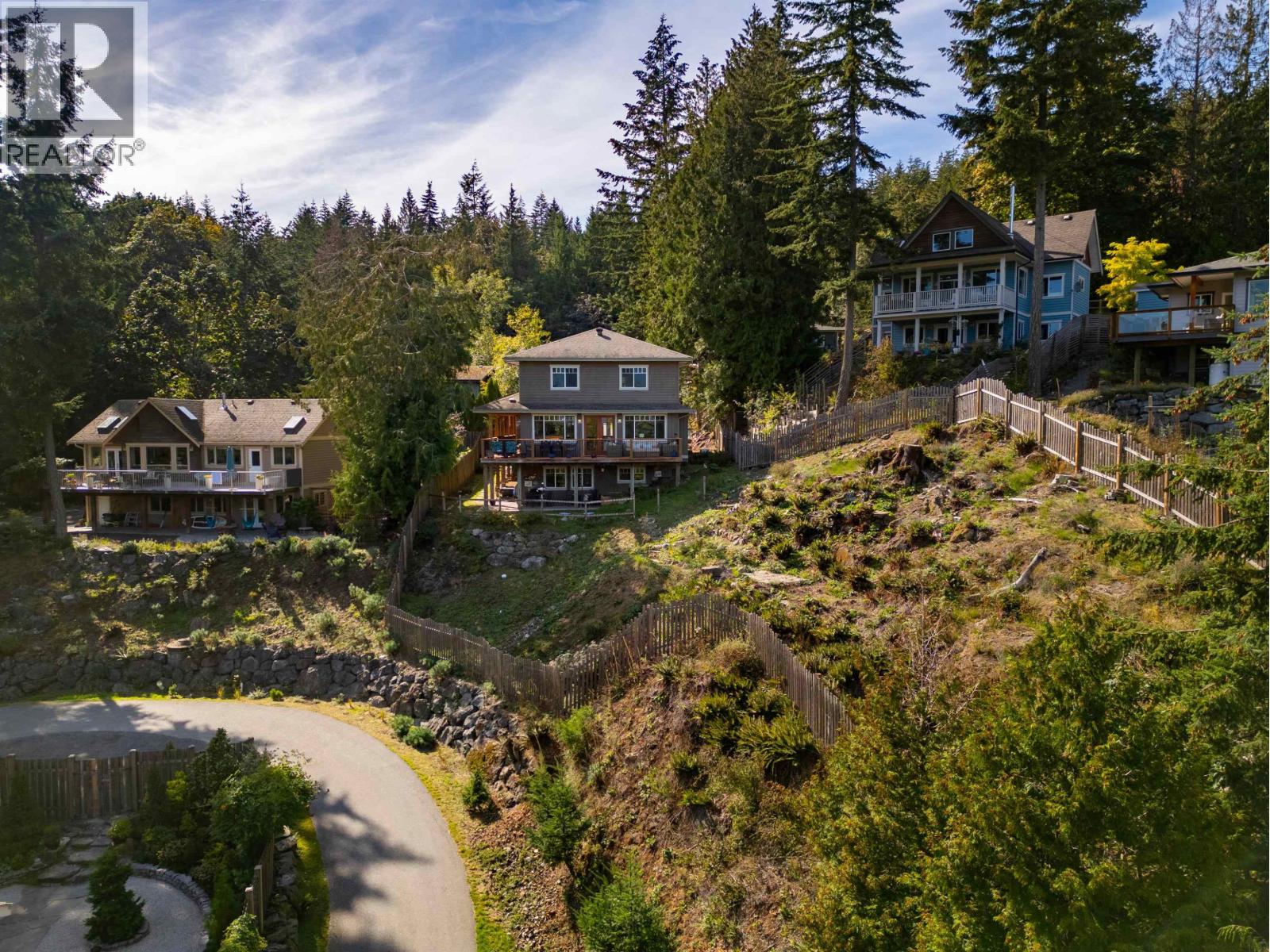 947 VILLAGE DRIVE, Bowen Island