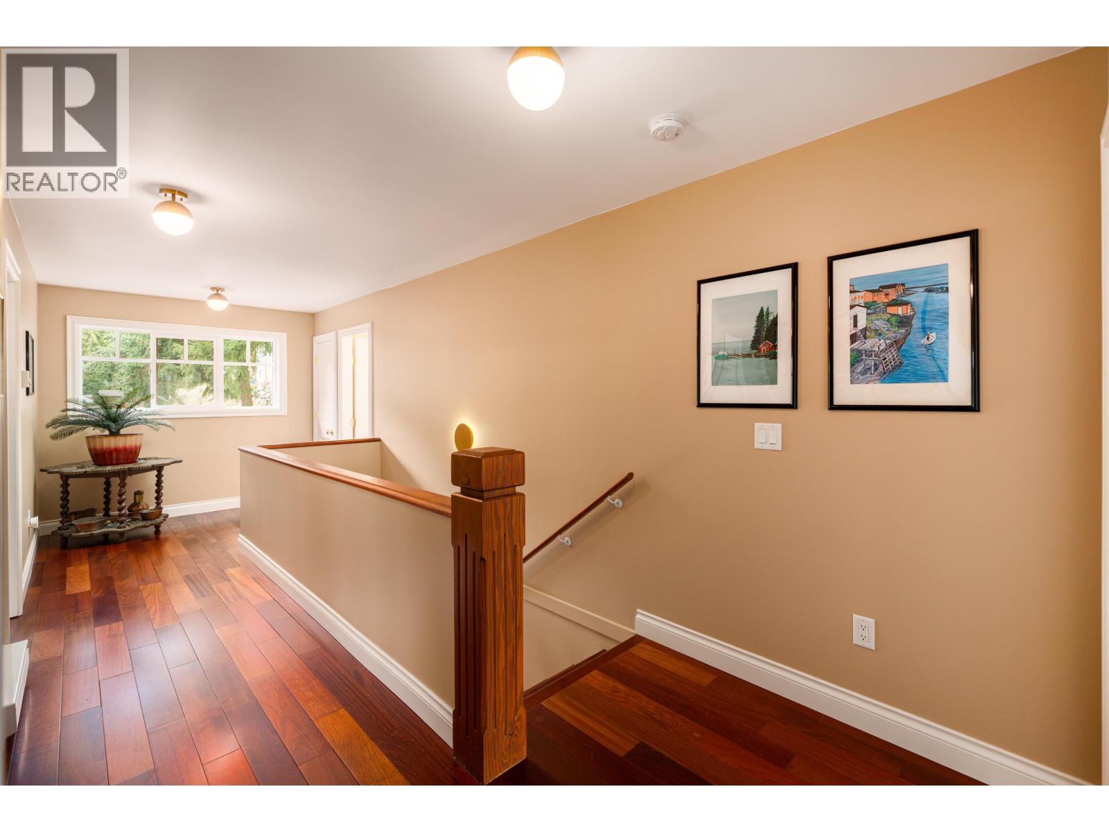 947 VILLAGE DRIVE, Bowen Island