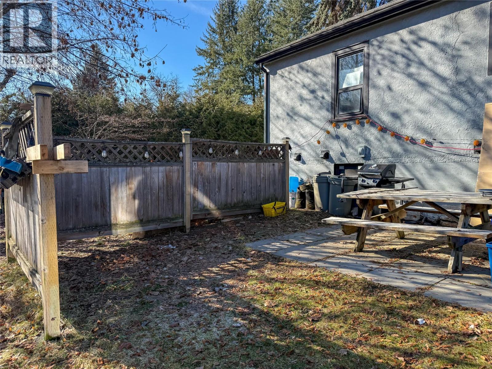 2533 Columbia Avenue, Castlegar