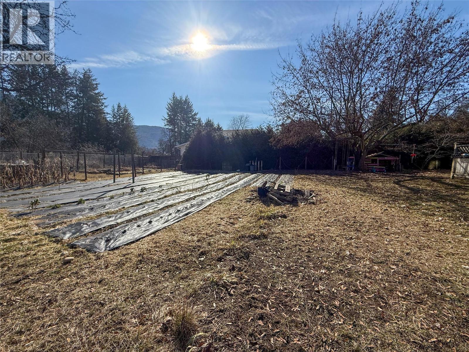 2533 Columbia Avenue, Castlegar