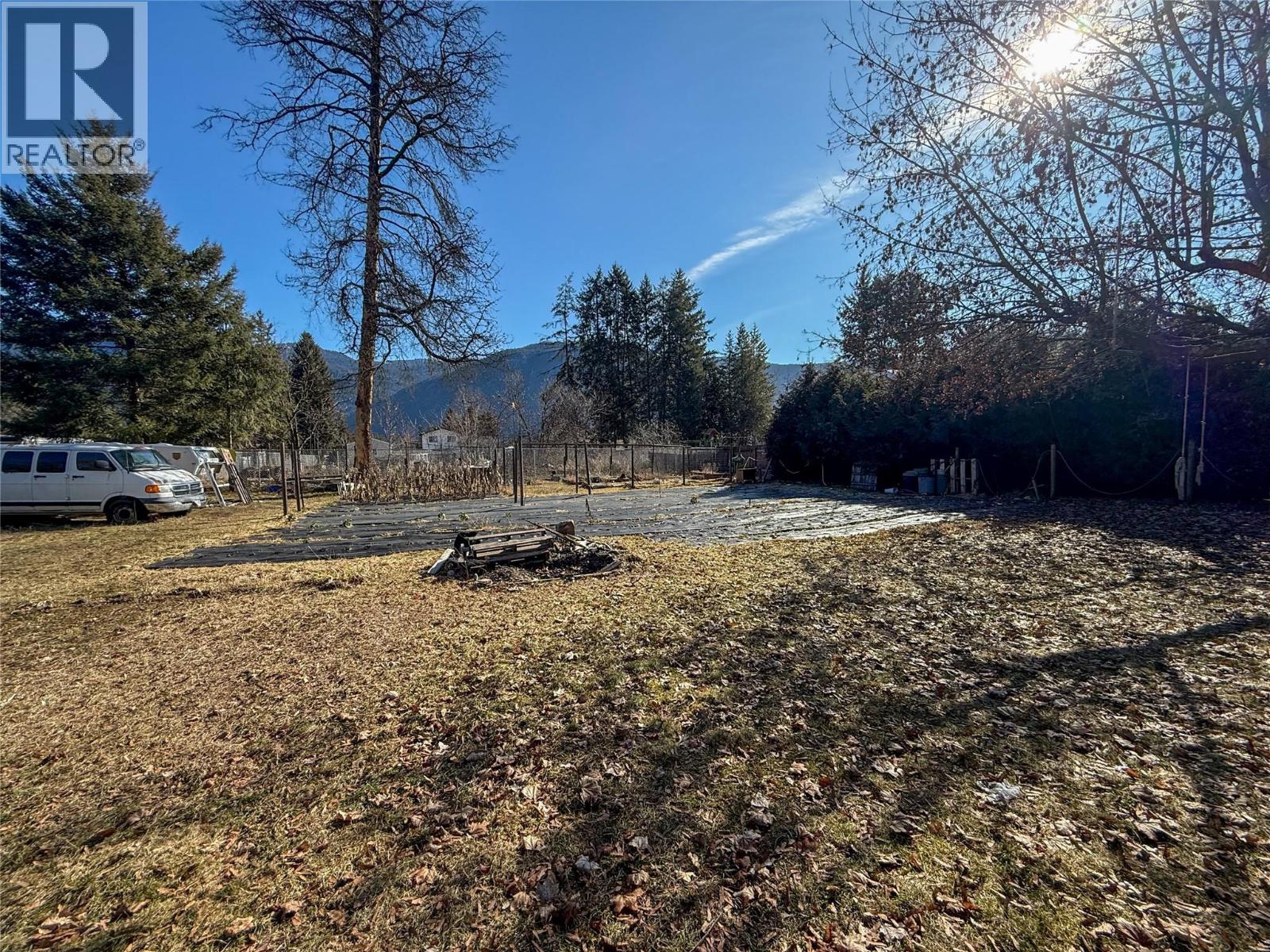 2533 Columbia Avenue, Castlegar