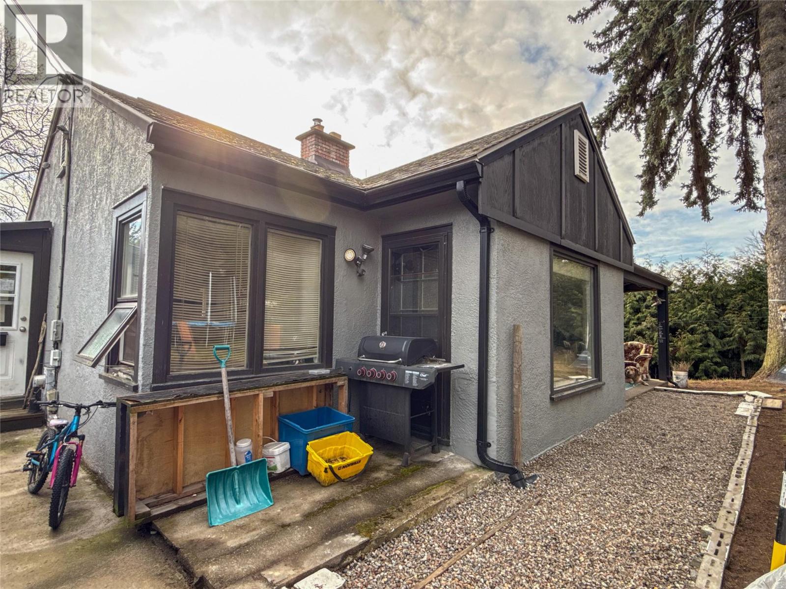 2533 Columbia Avenue, Castlegar