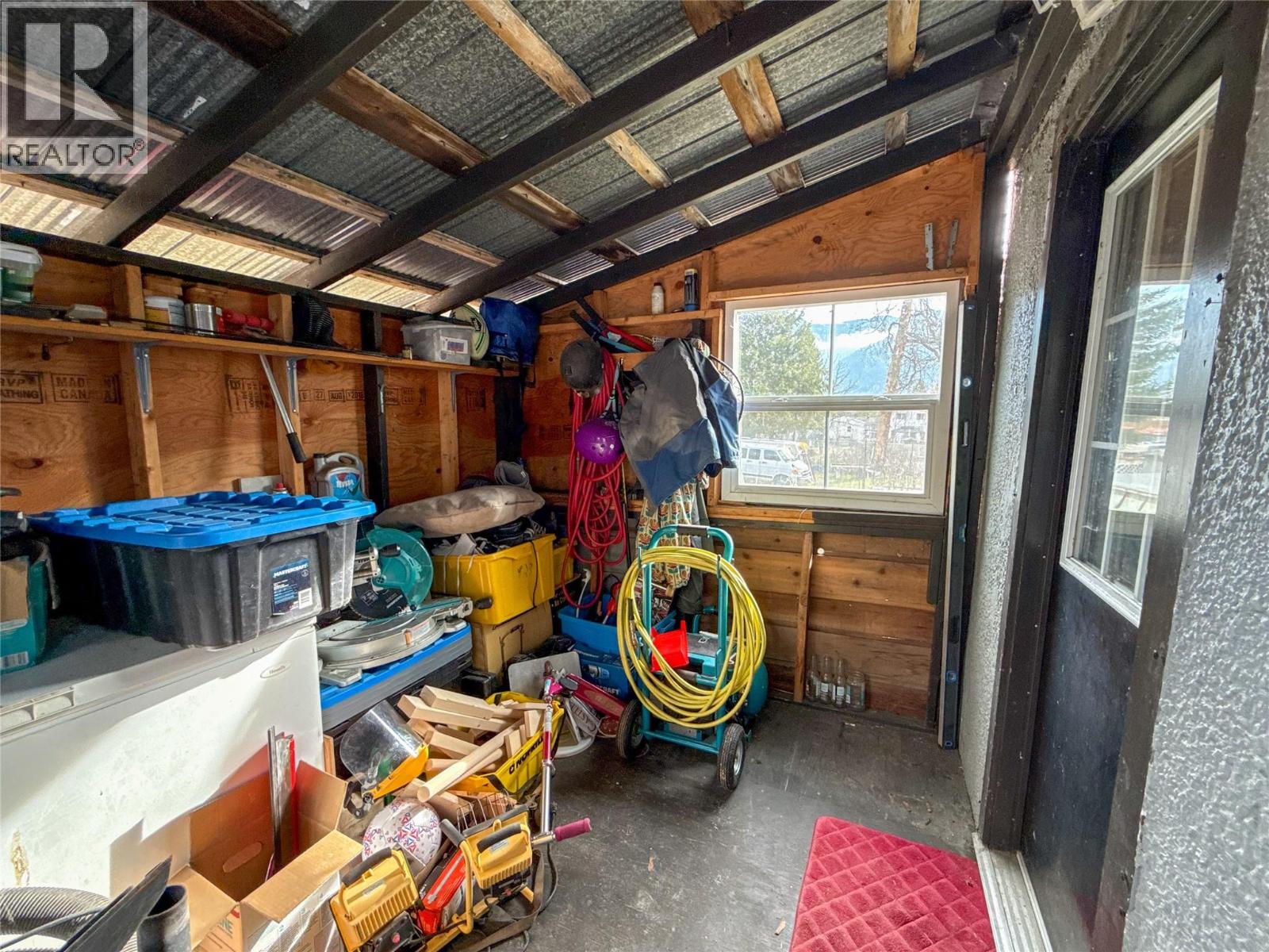 2533 Columbia Avenue, Castlegar