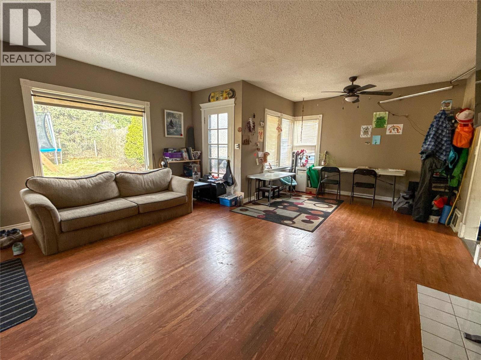 2533 Columbia Avenue, Castlegar