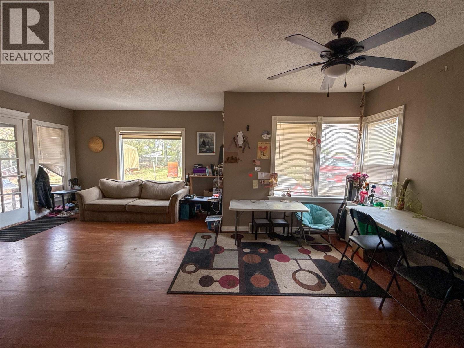 2533 Columbia Avenue, Castlegar