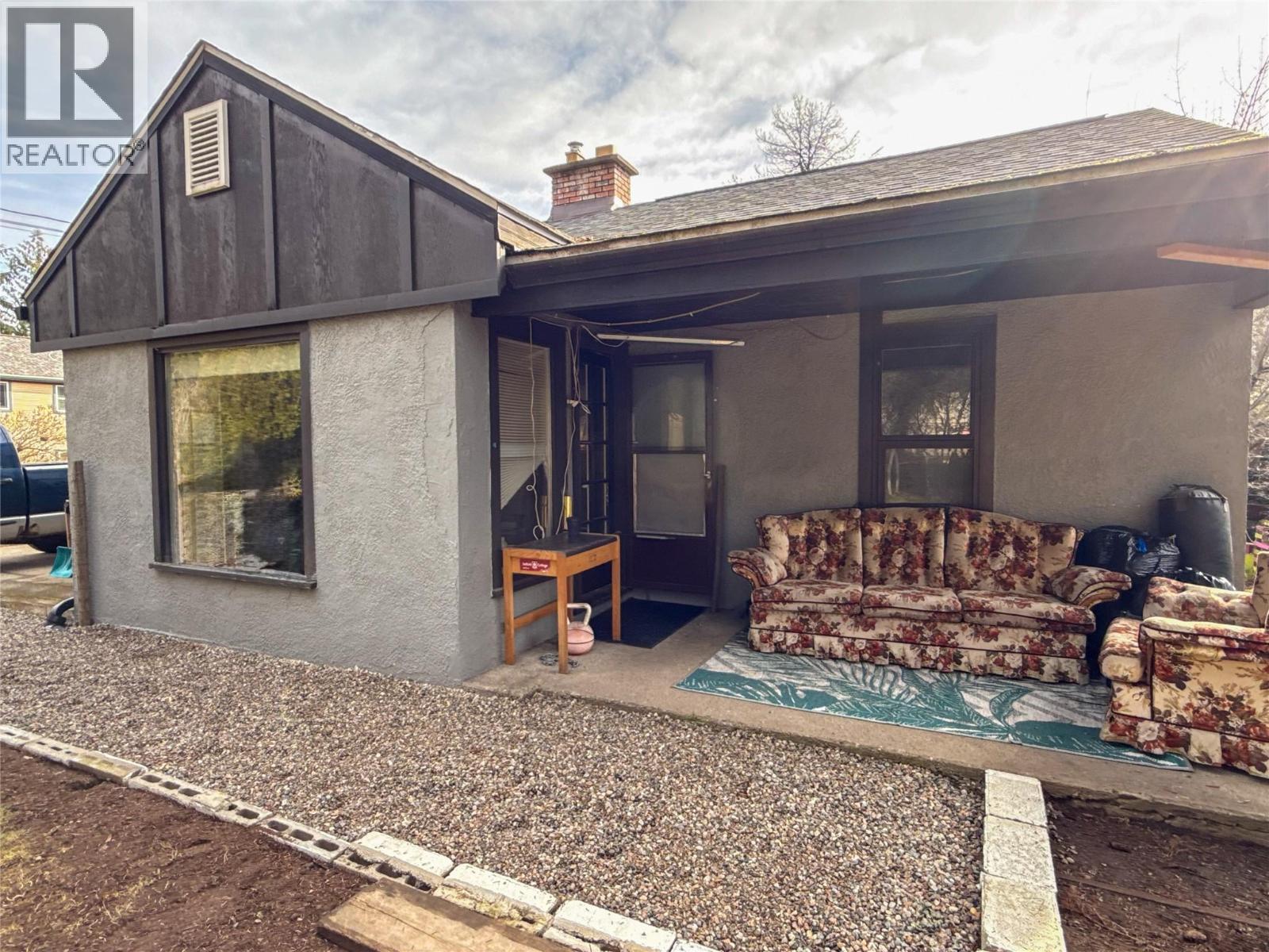 2533 Columbia Avenue, Castlegar