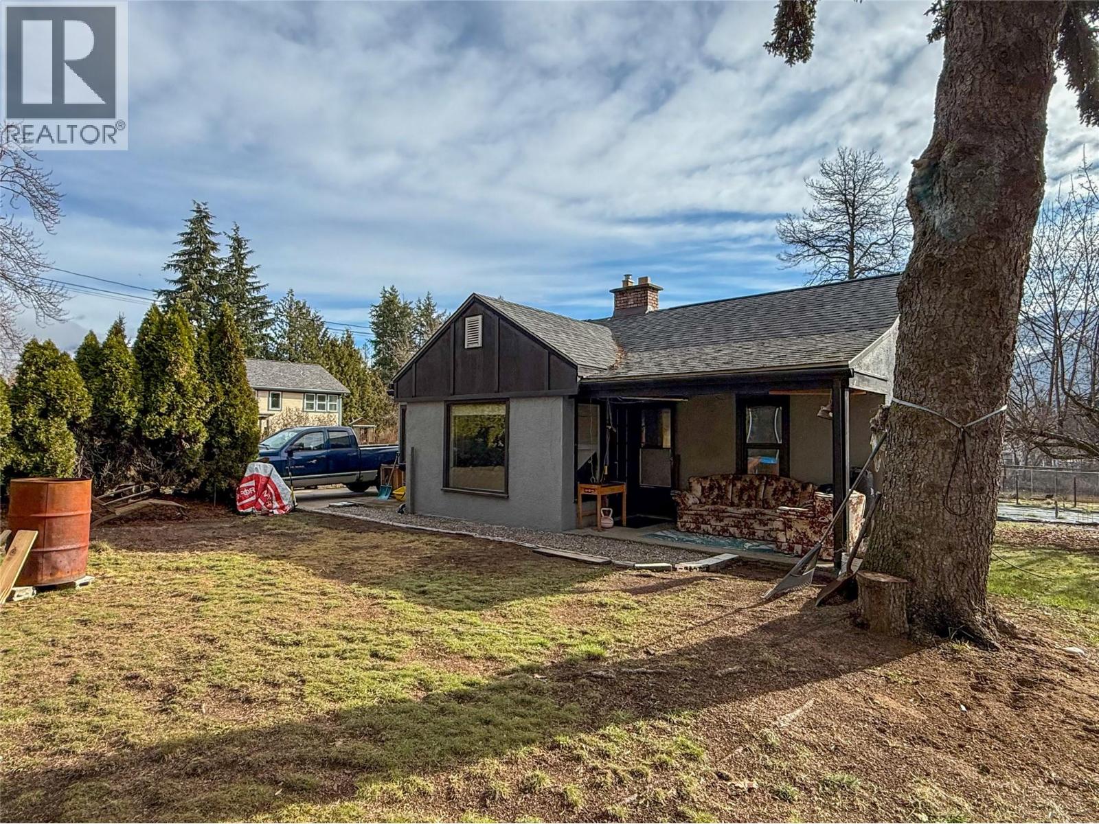 2533 Columbia Avenue, Castlegar