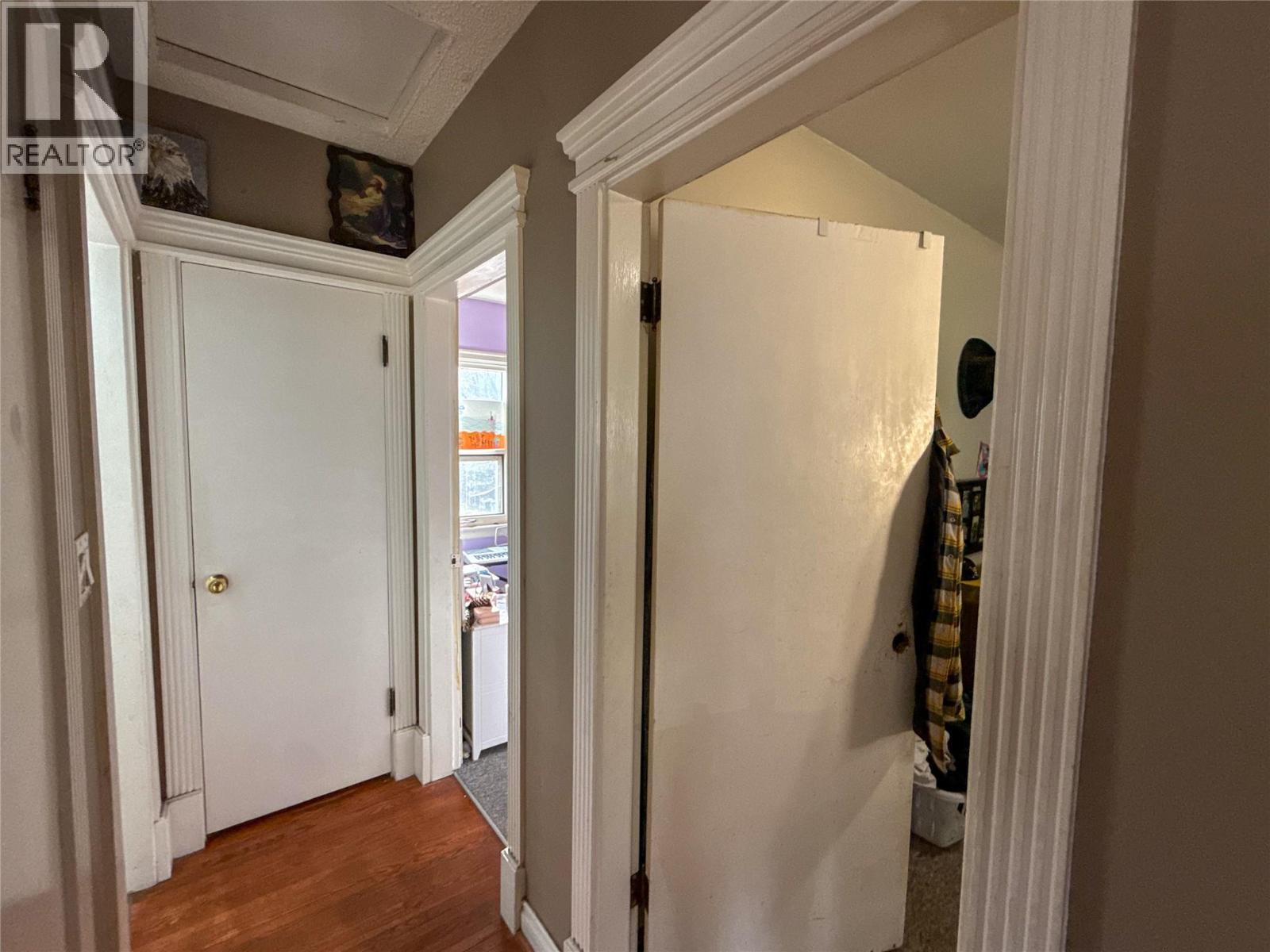 2533 Columbia Avenue, Castlegar