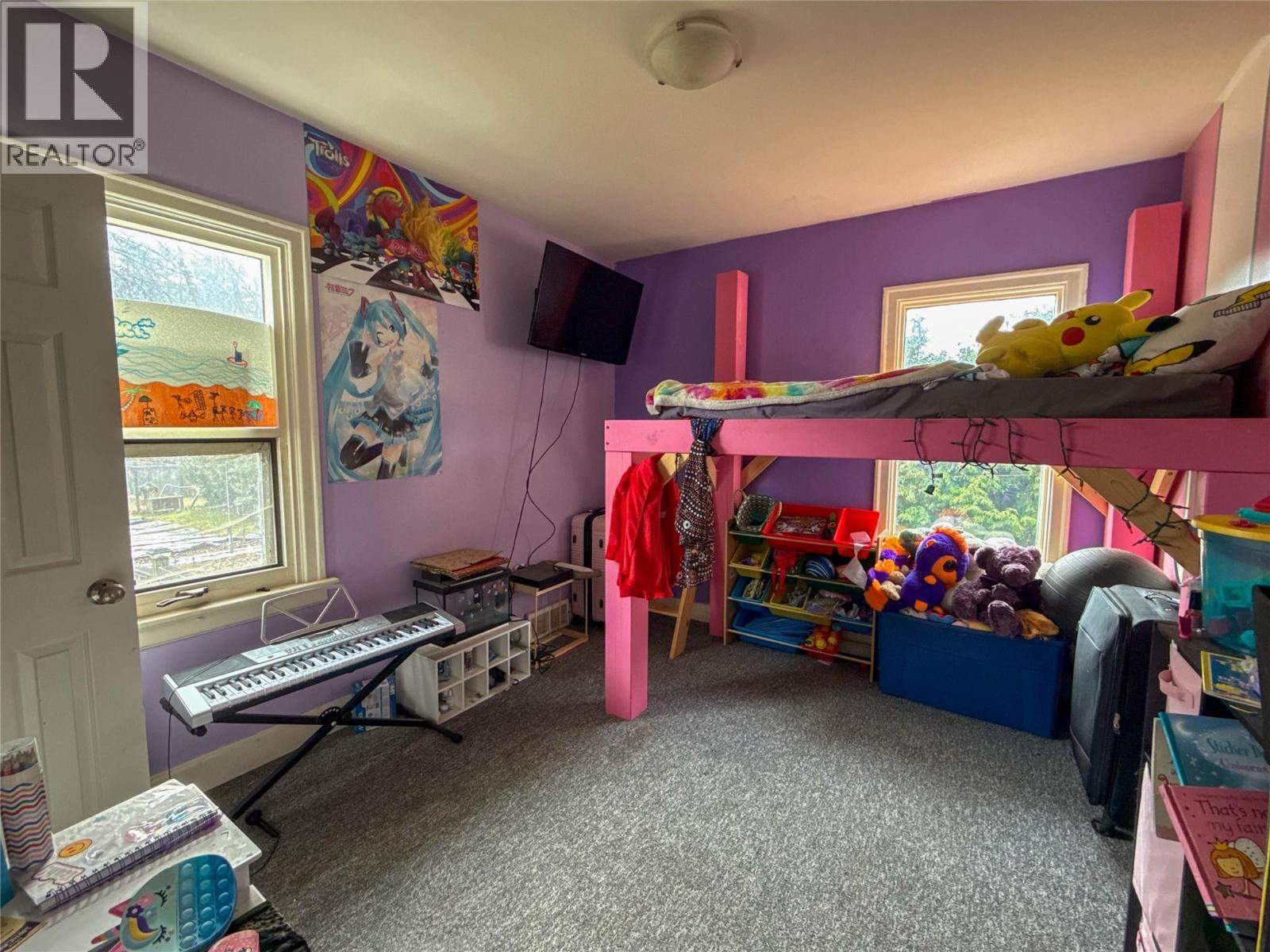 2533 Columbia Avenue, Castlegar