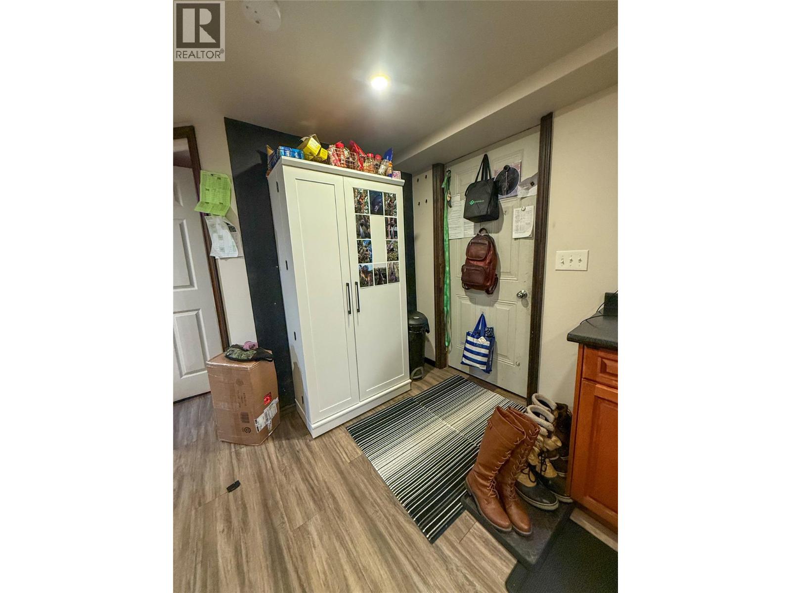 2533 Columbia Avenue, Castlegar