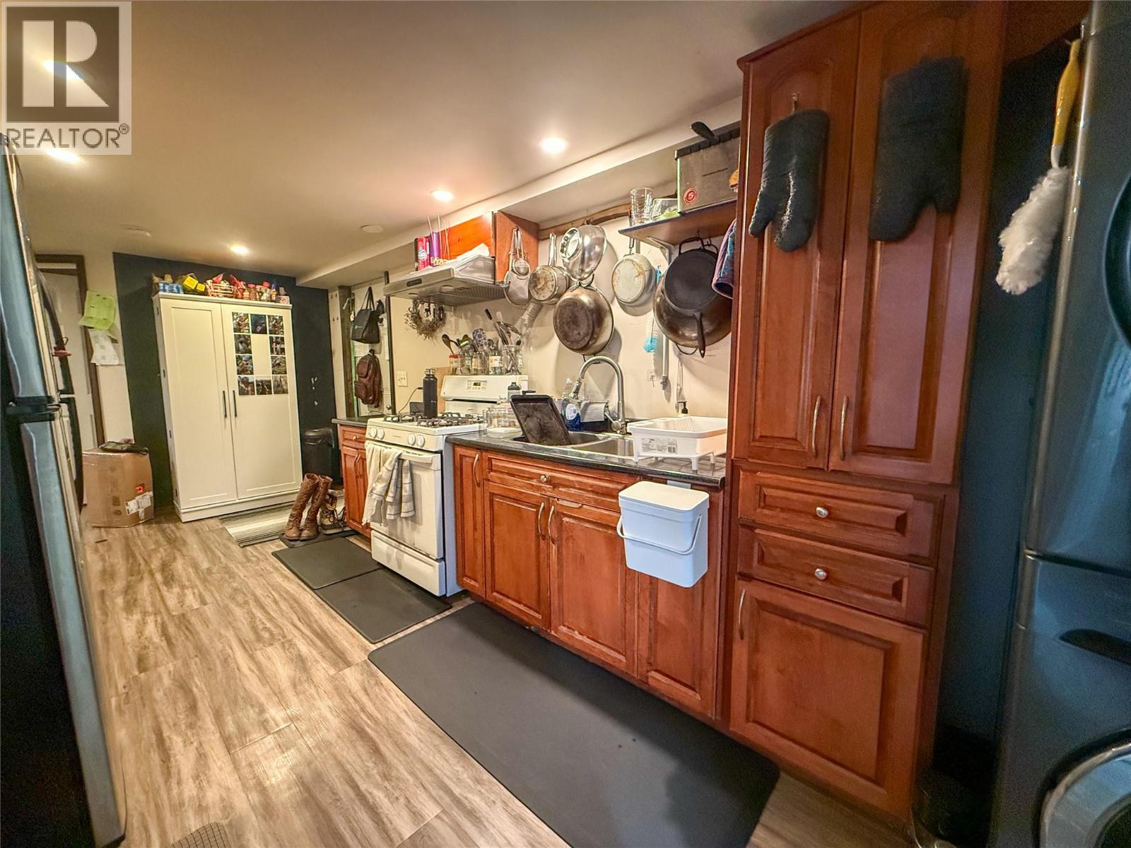 2533 Columbia Avenue, Castlegar