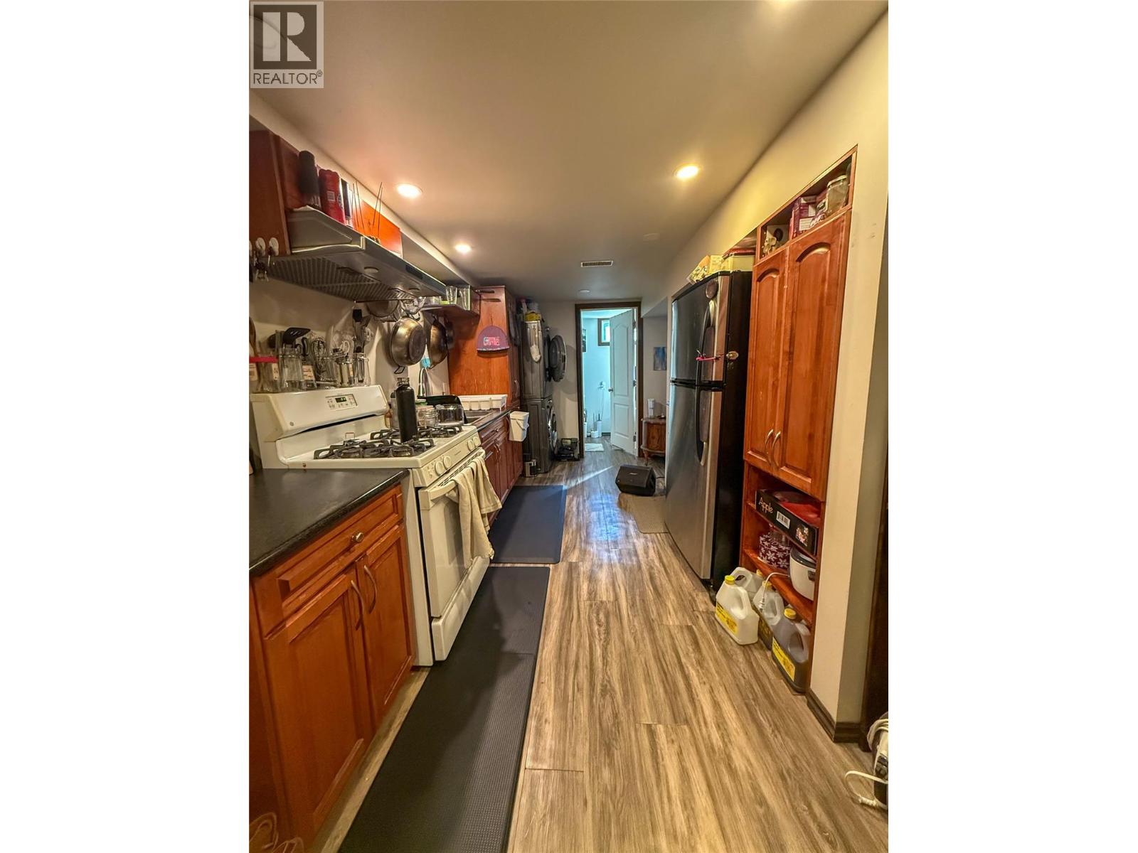 2533 Columbia Avenue, Castlegar