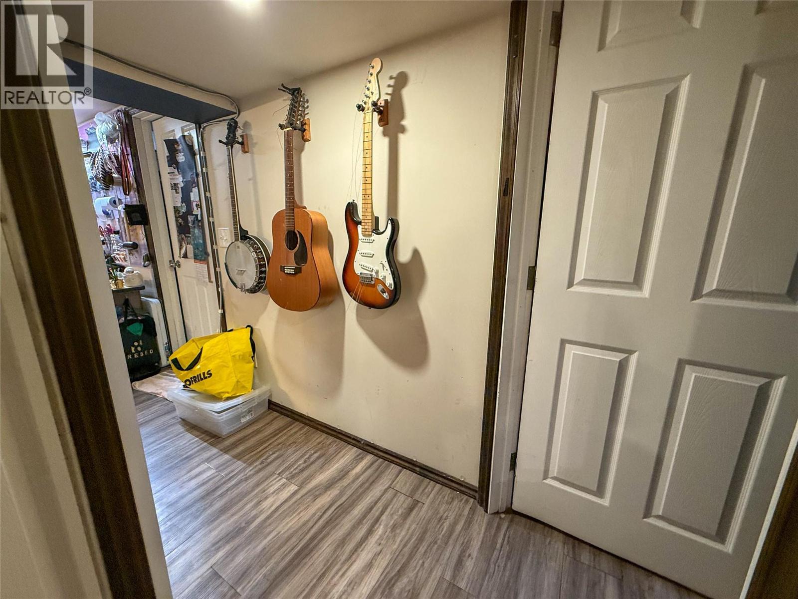 2533 Columbia Avenue, Castlegar