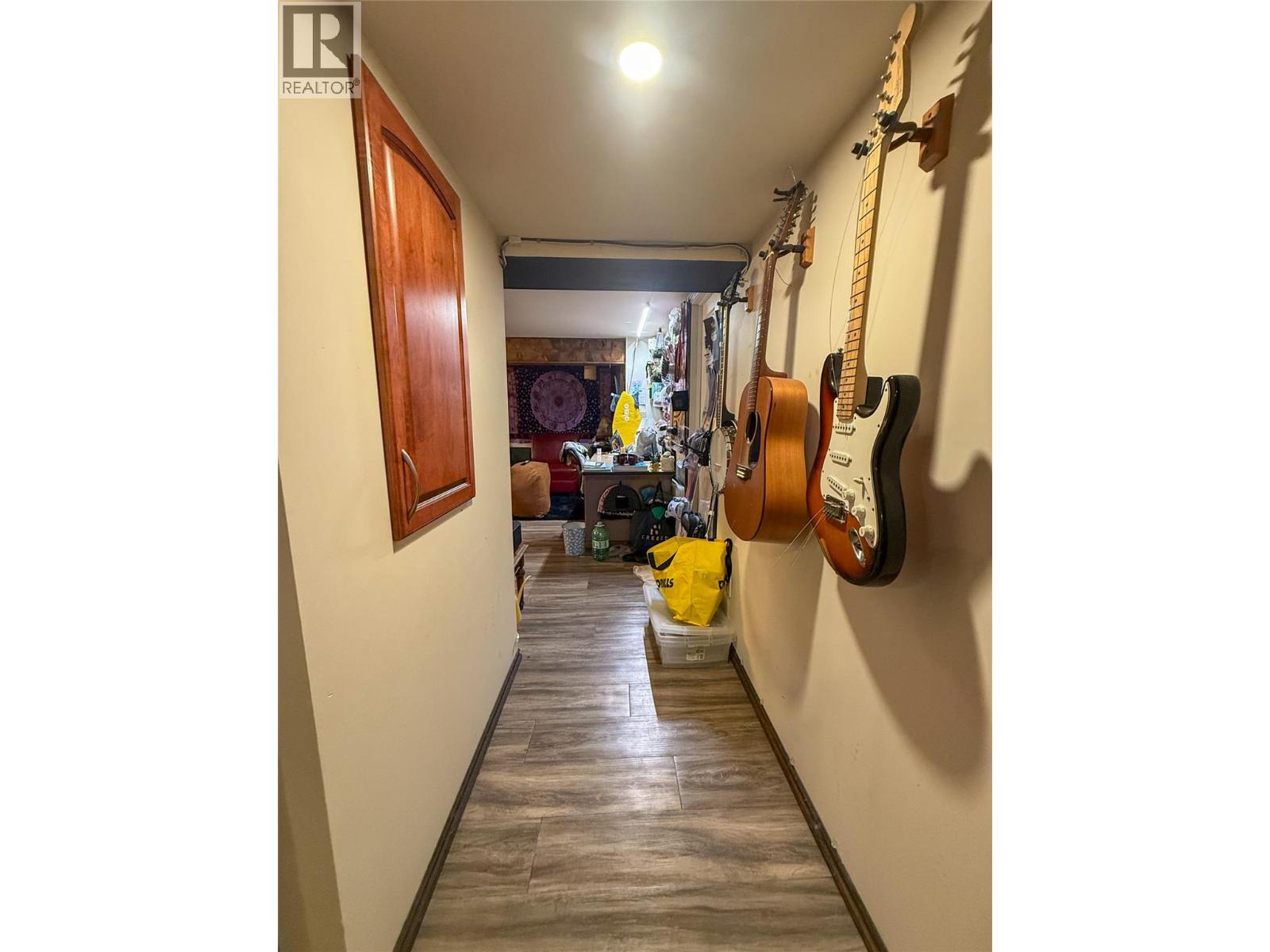 2533 Columbia Avenue, Castlegar