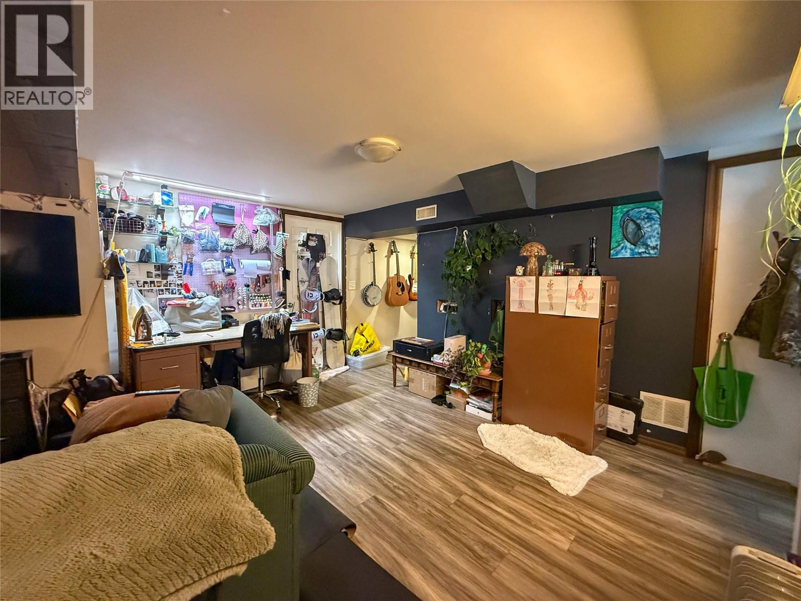 2533 Columbia Avenue, Castlegar