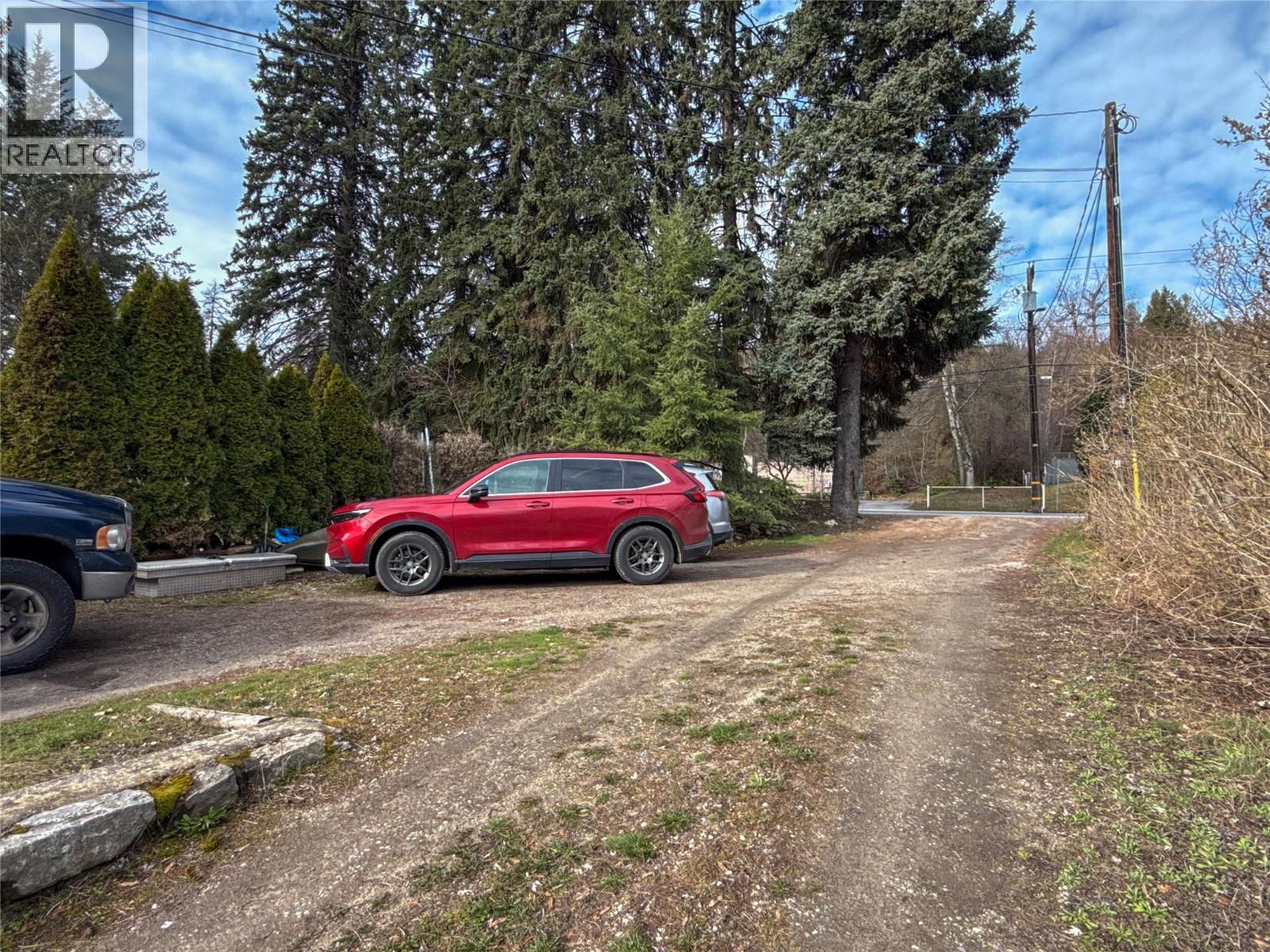 2533 Columbia Avenue, Castlegar