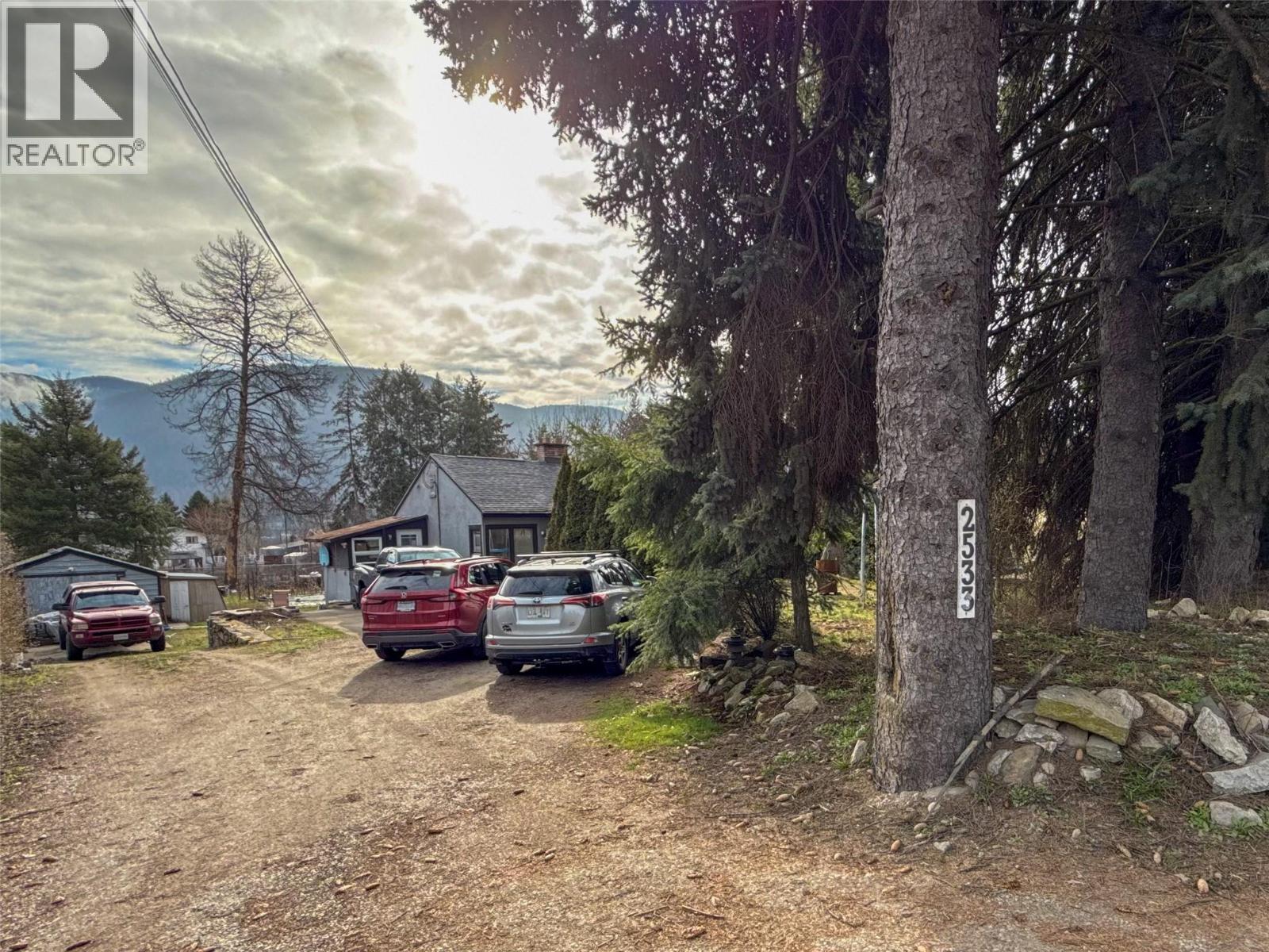 2533 Columbia Avenue, Castlegar