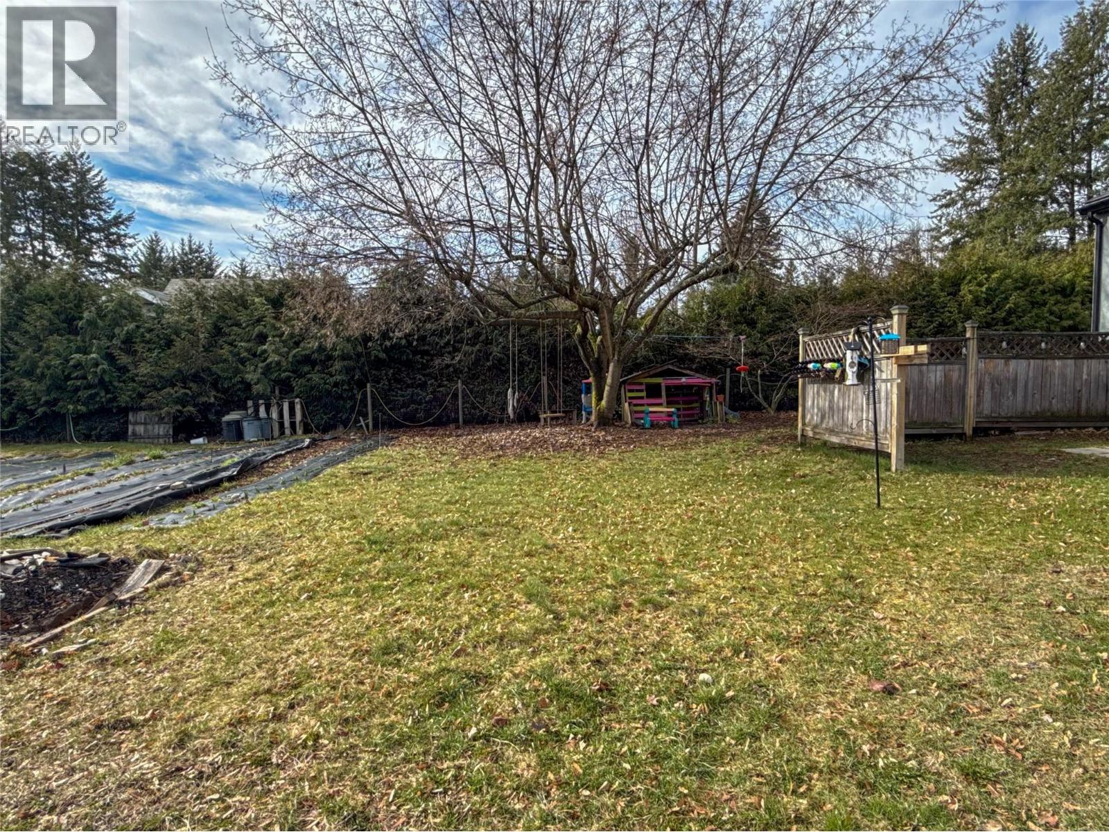 2533 Columbia Avenue, Castlegar