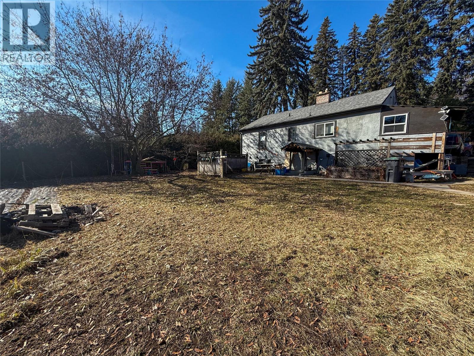 2533 Columbia Avenue, Castlegar