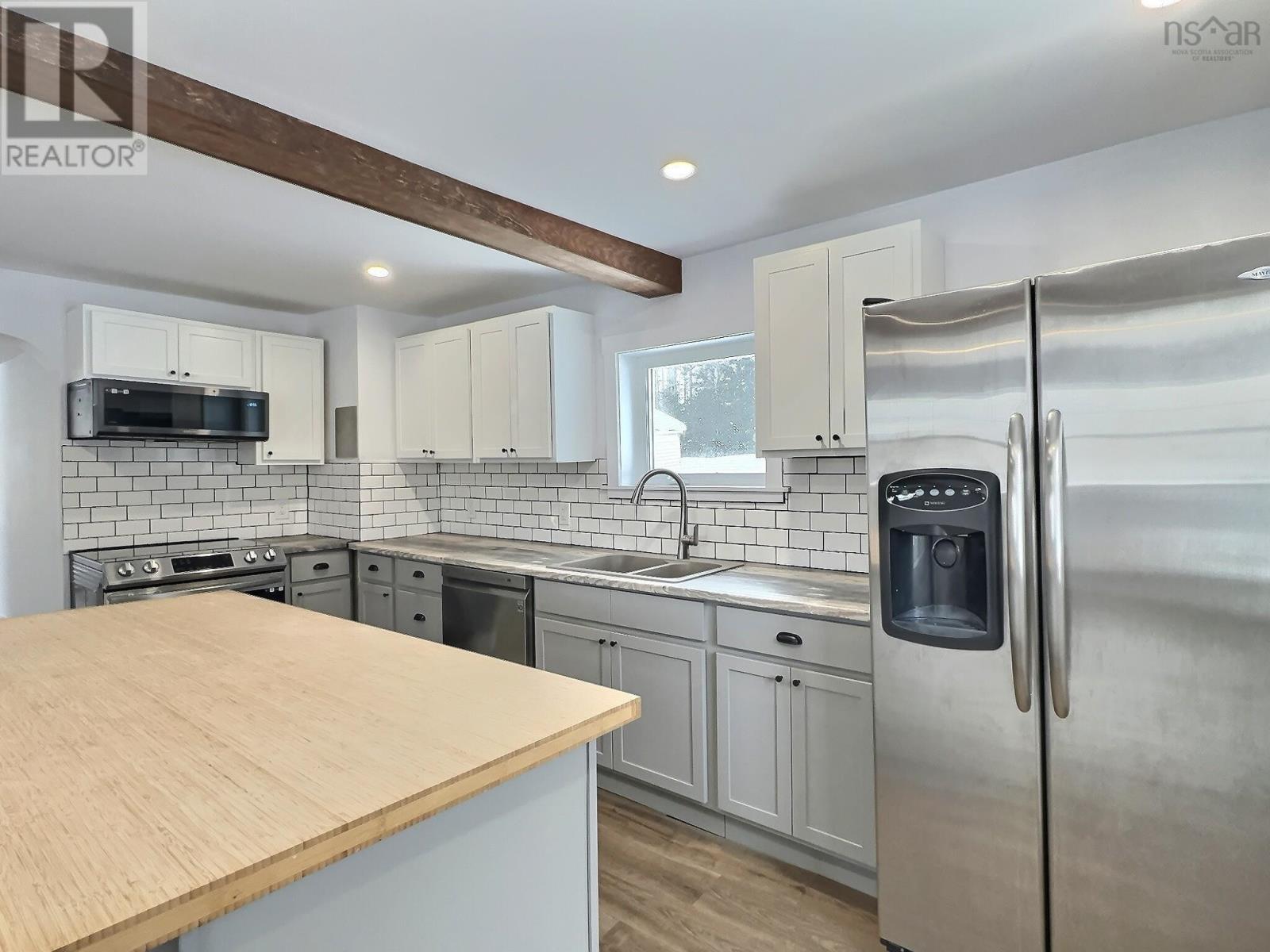 Property 4 of 21 of 585 Plains Road