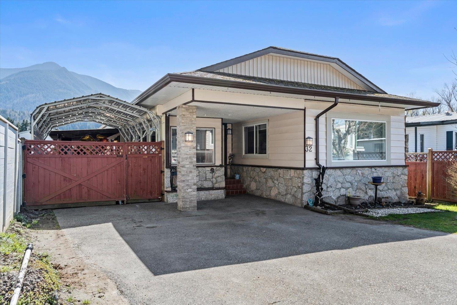 32 46511 CHILLIWACK LAKE Road - photo 2