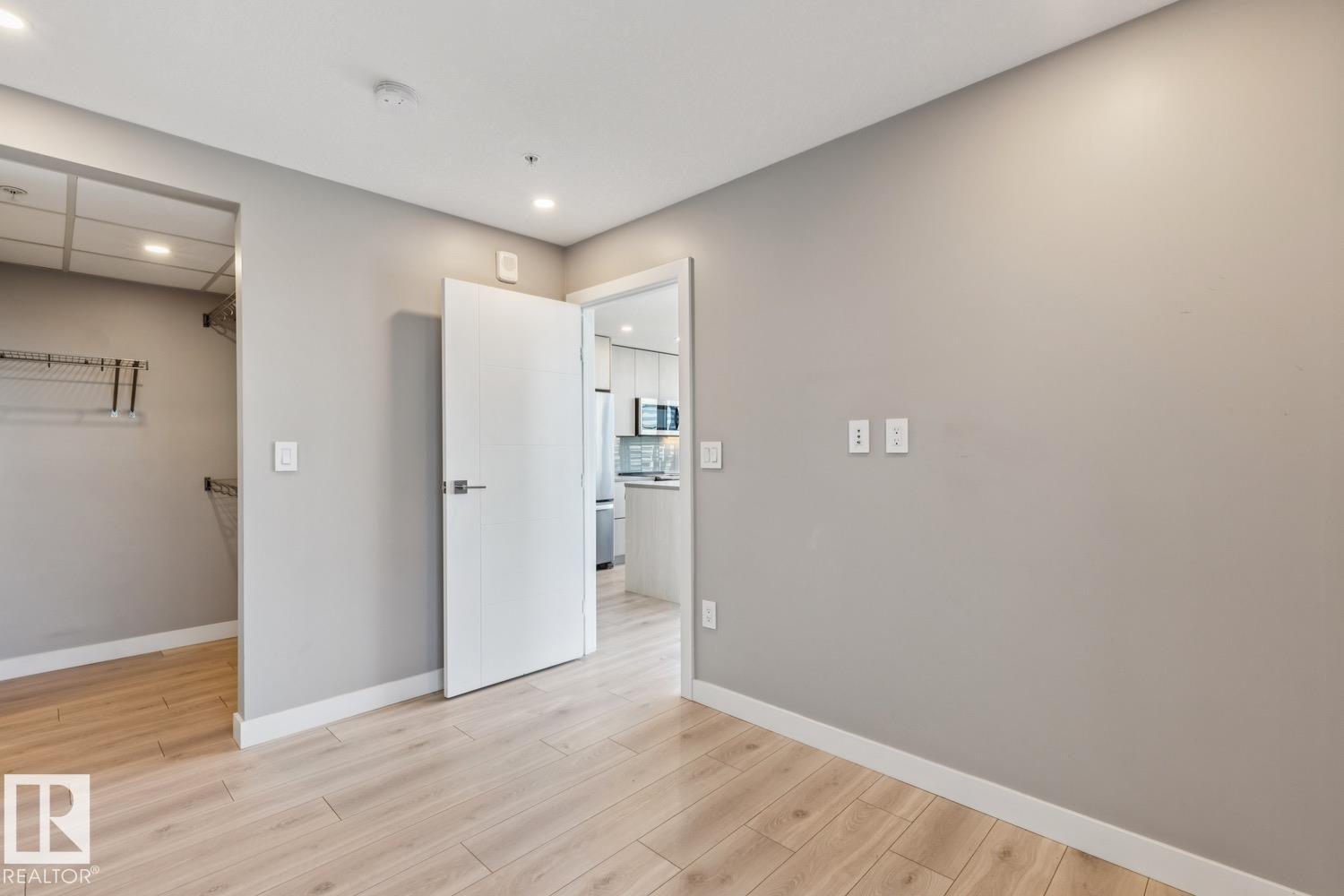 #2303 10180 103 ST NW - 16