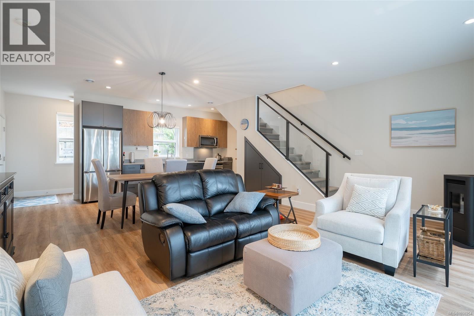 #8 7470 COTTAGE WAY - 13