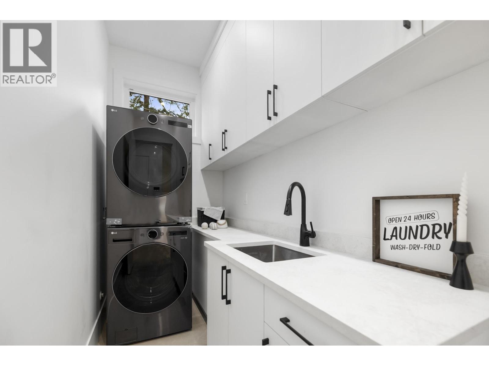 5668 10A Avenue, Delta