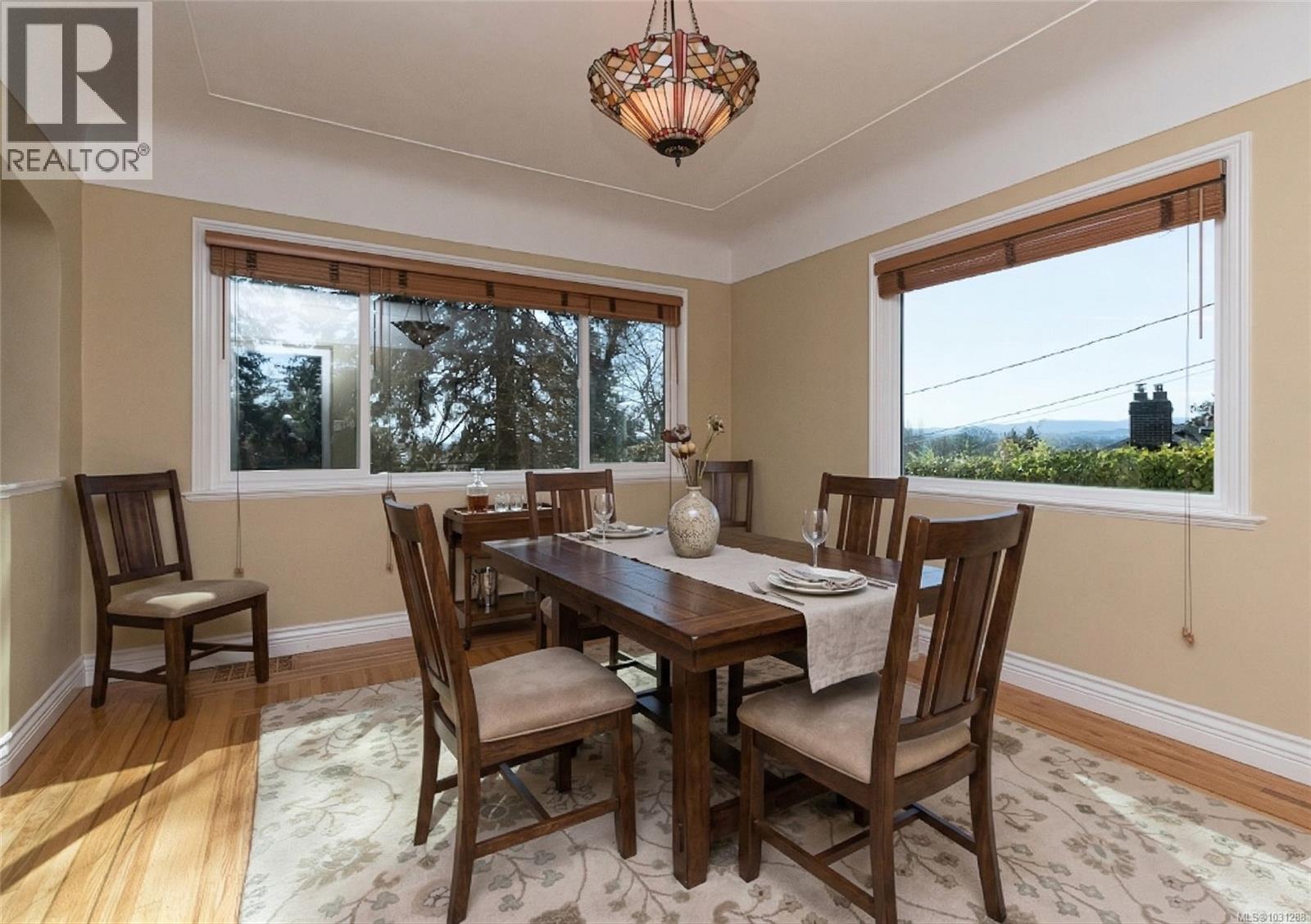 1184 CLOVELLY TERR - 16