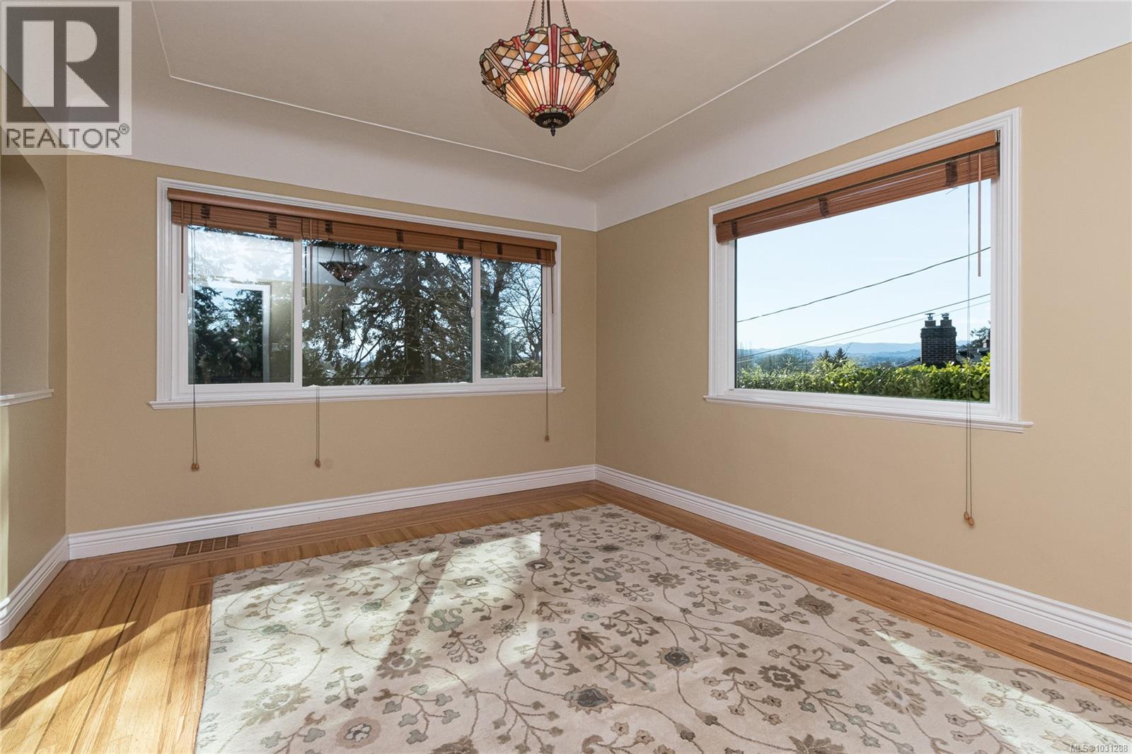 1184 CLOVELLY TERR - 17