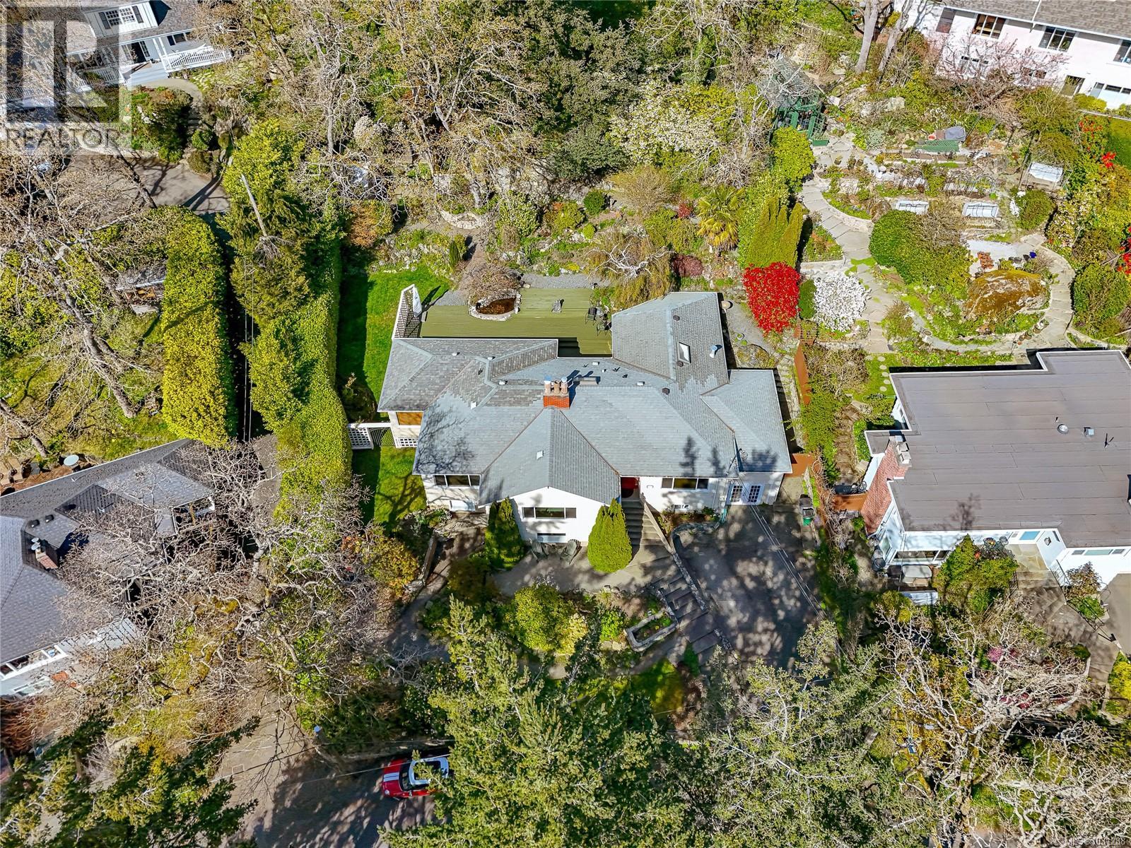 1184 CLOVELLY TERR - 2