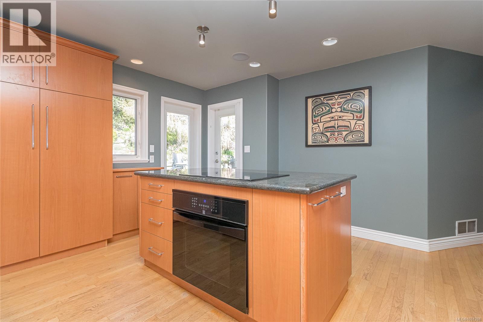 1184 CLOVELLY TERR - 22