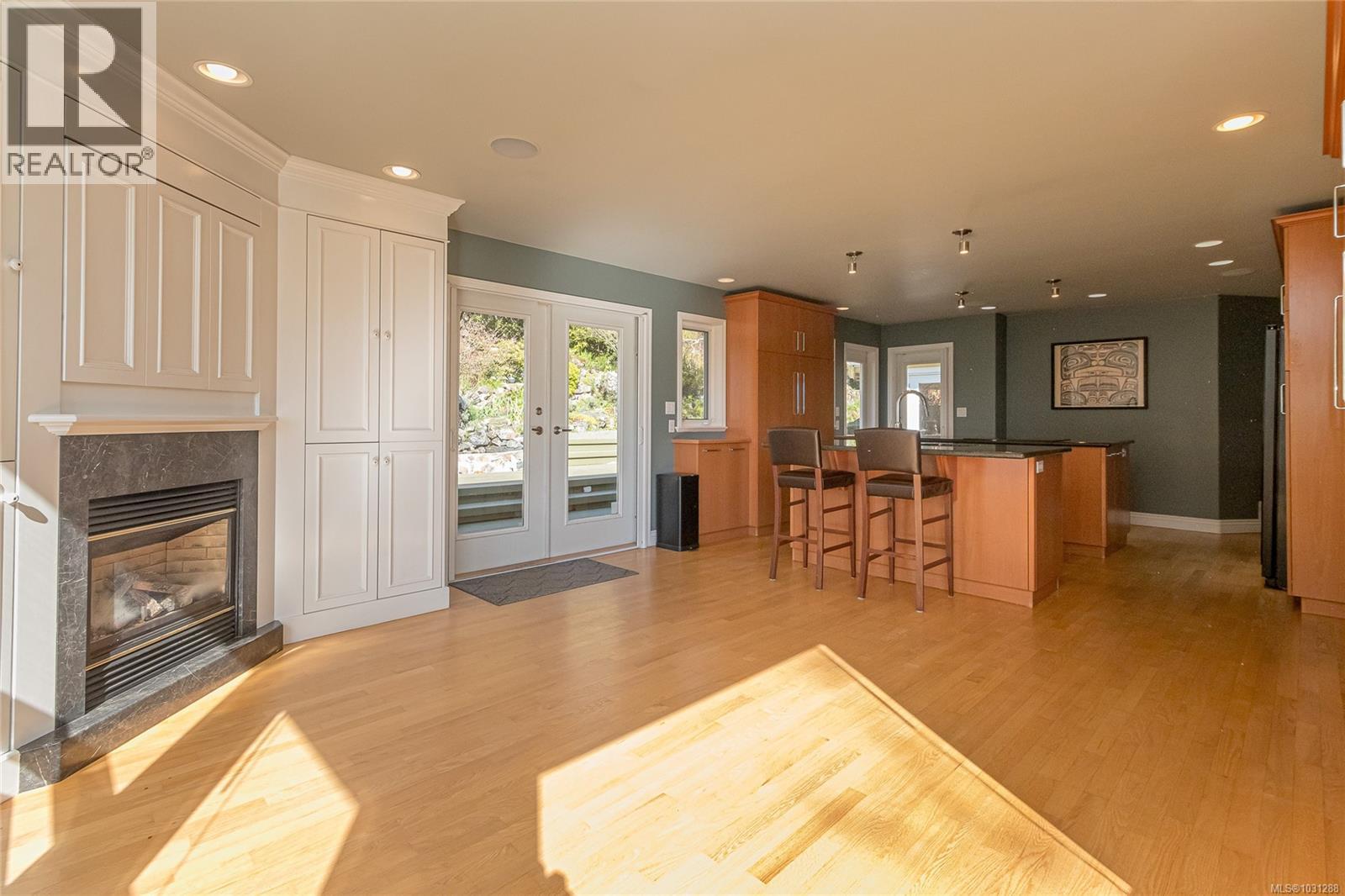 1184 CLOVELLY TERR - 26