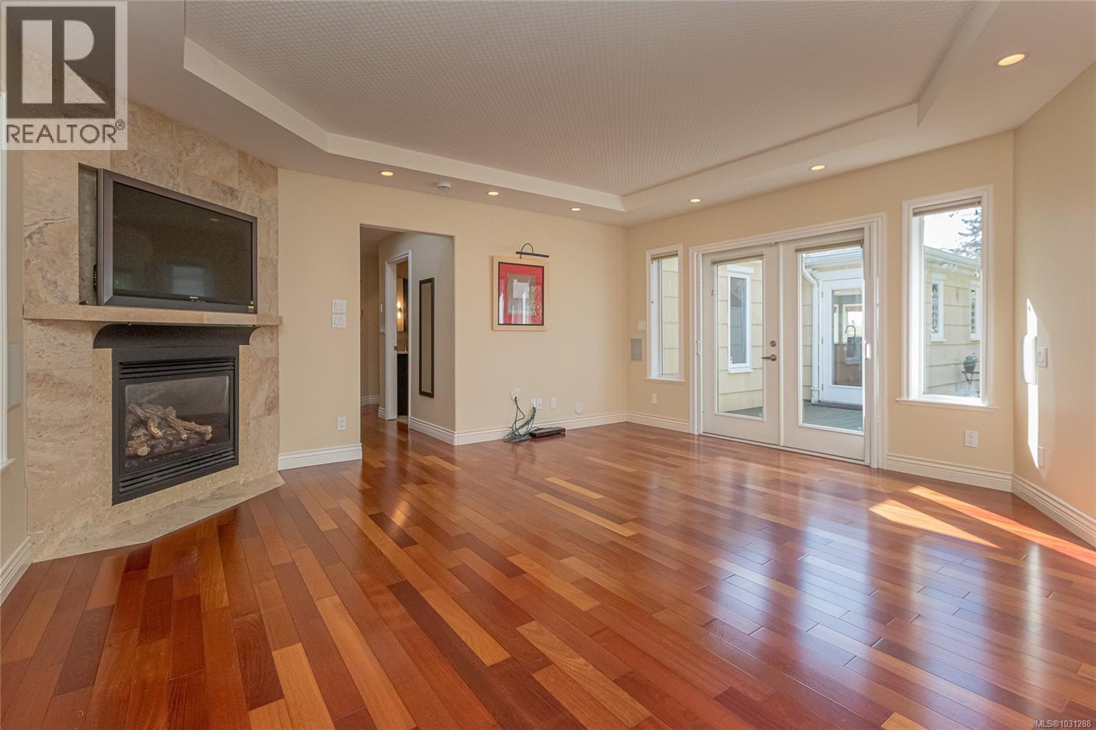 1184 CLOVELLY TERR - 31