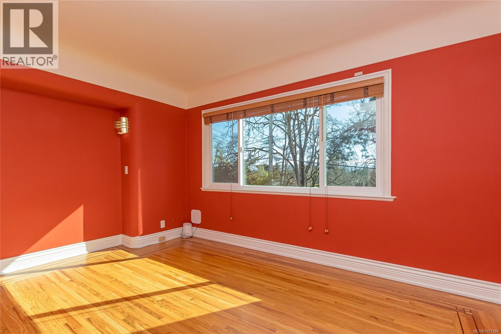 1184 CLOVELLY TERR - 38