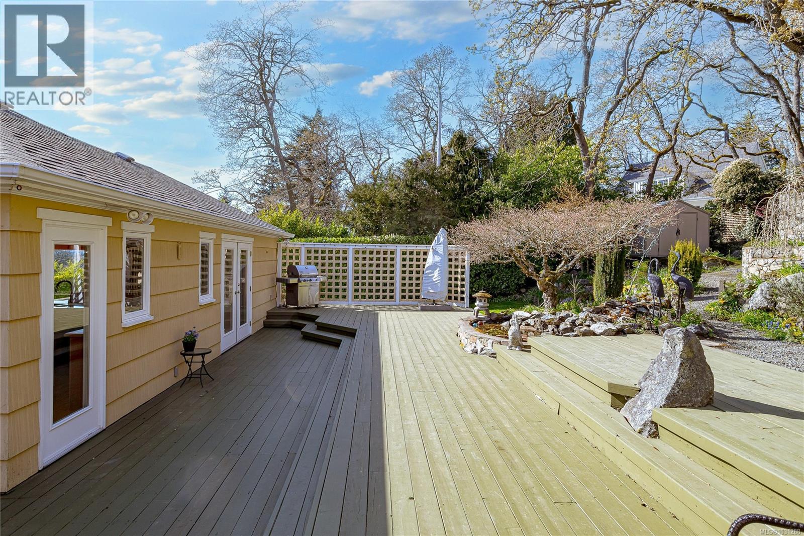 1184 CLOVELLY TERR - 42