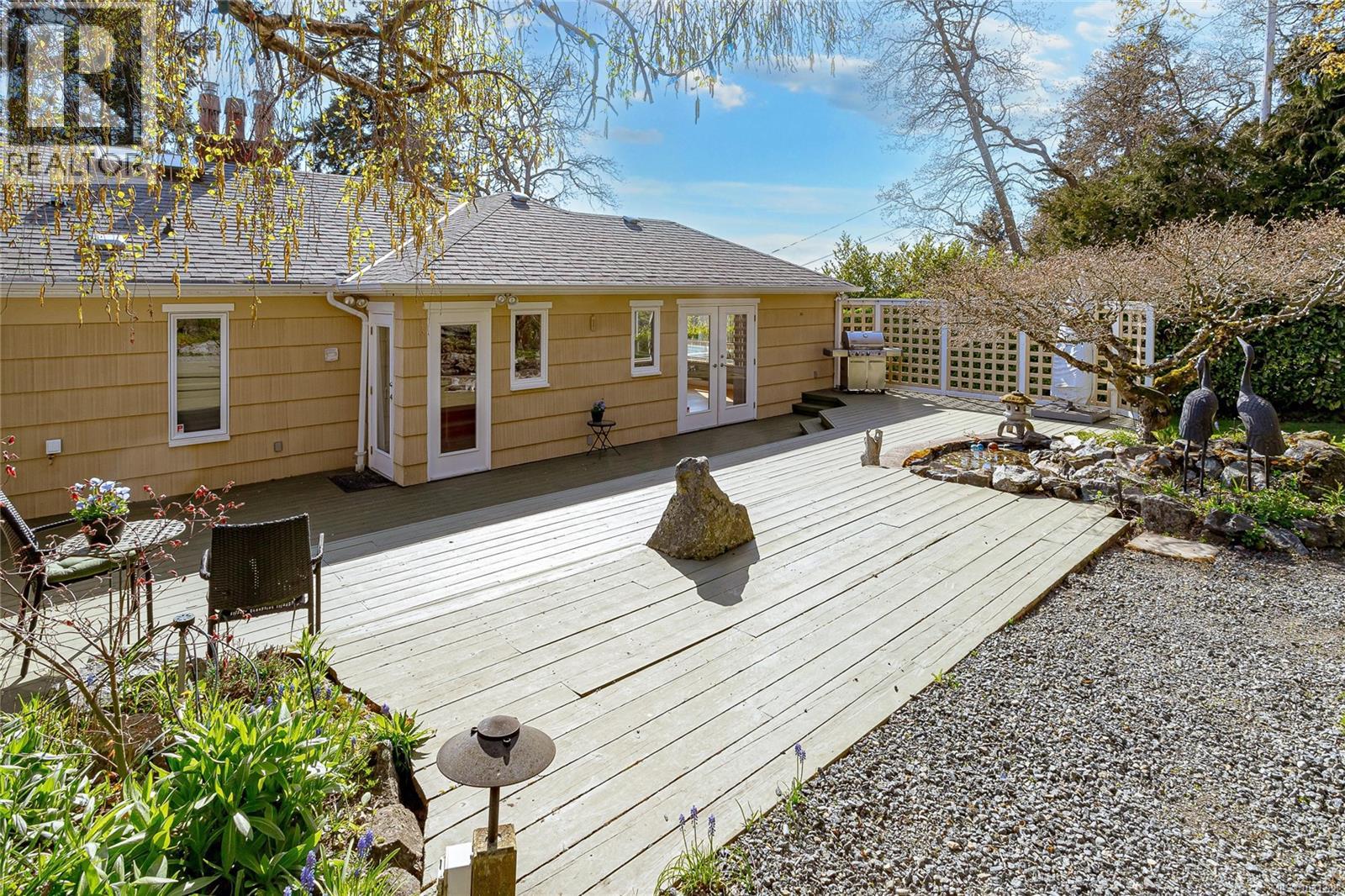 1184 CLOVELLY TERR - 46