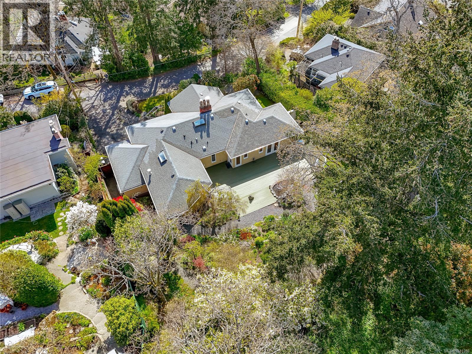 1184 CLOVELLY TERR - 5