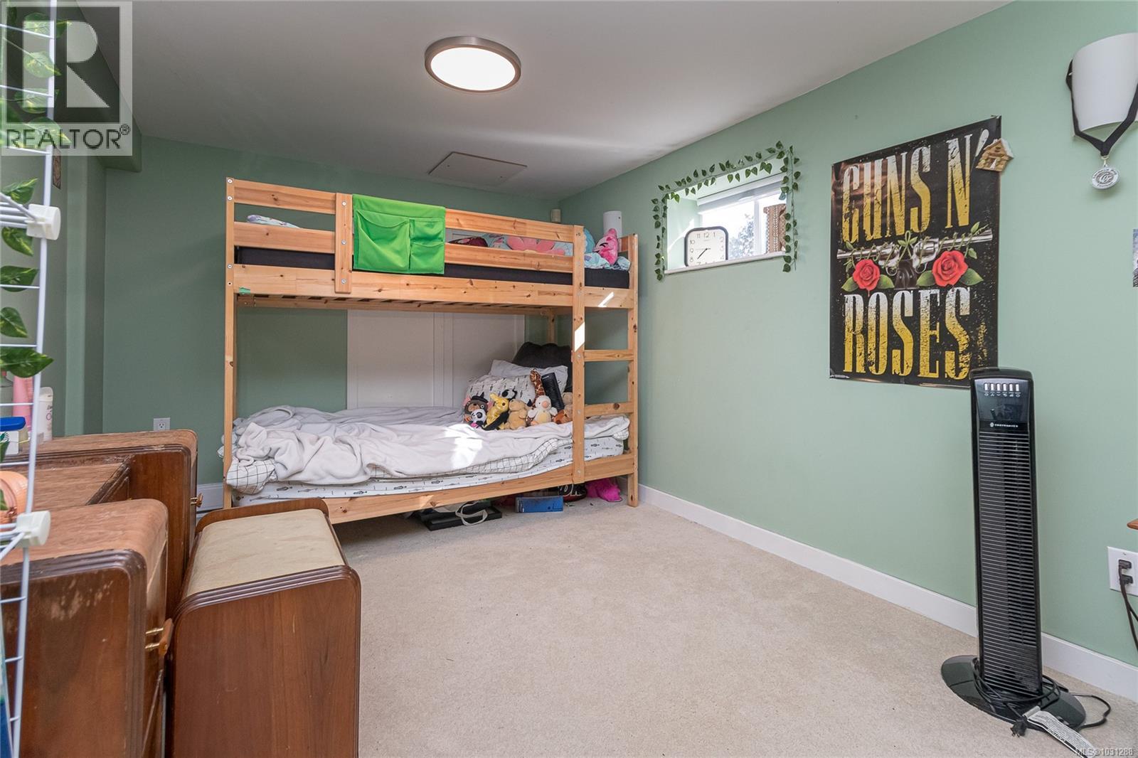 1184 CLOVELLY TERR - 60