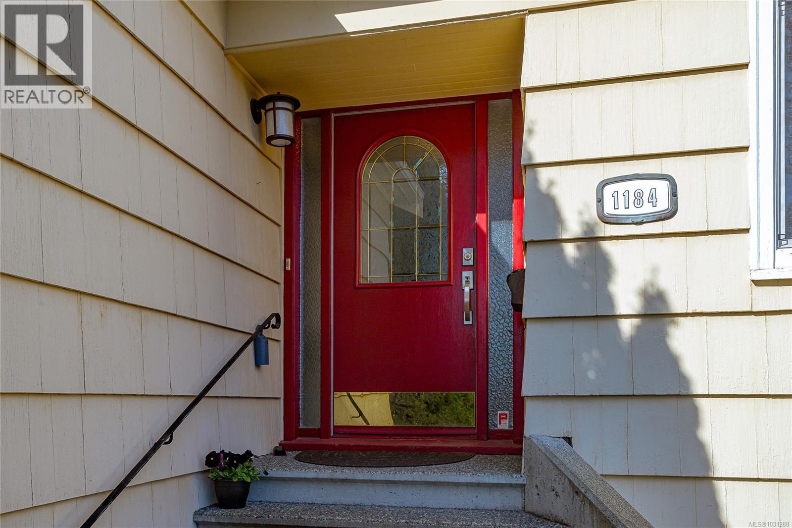 1184 CLOVELLY TERR - 7