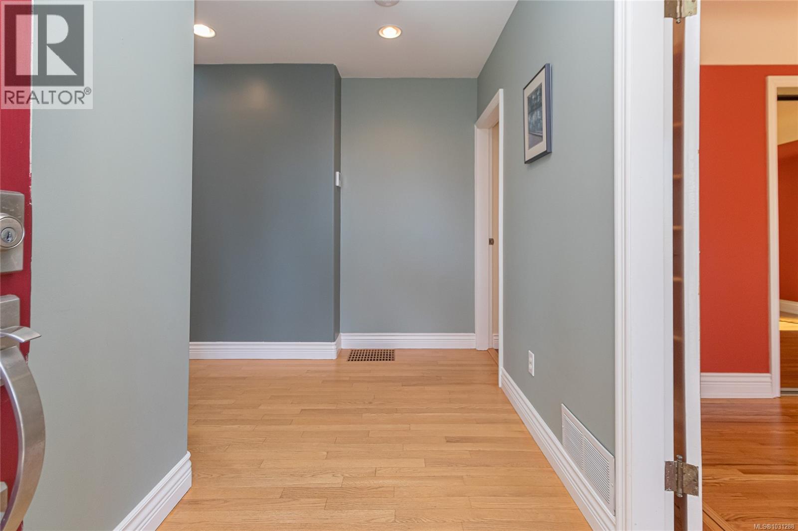 1184 CLOVELLY TERR - 8